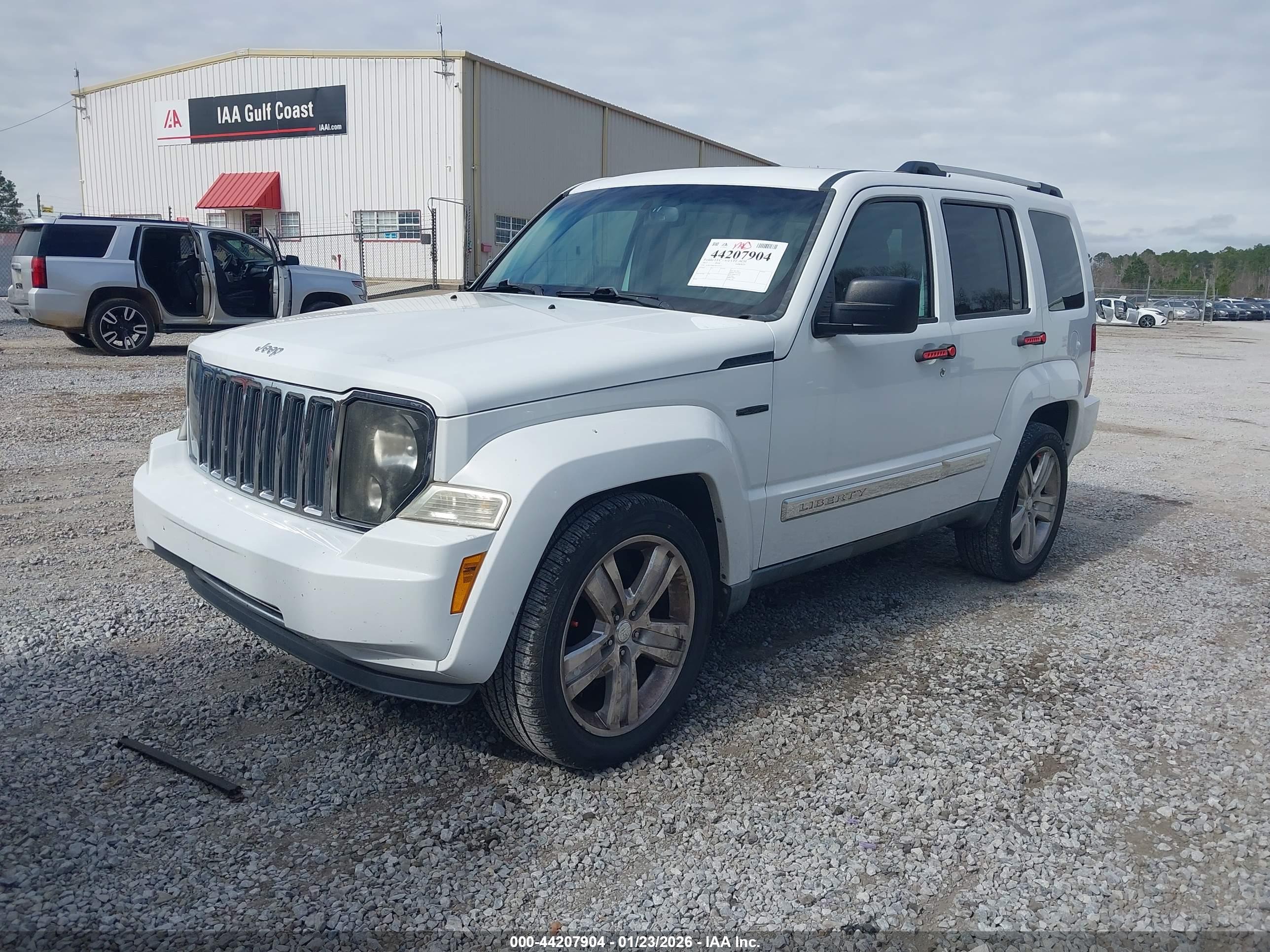 JEEP LIBERTY image 2