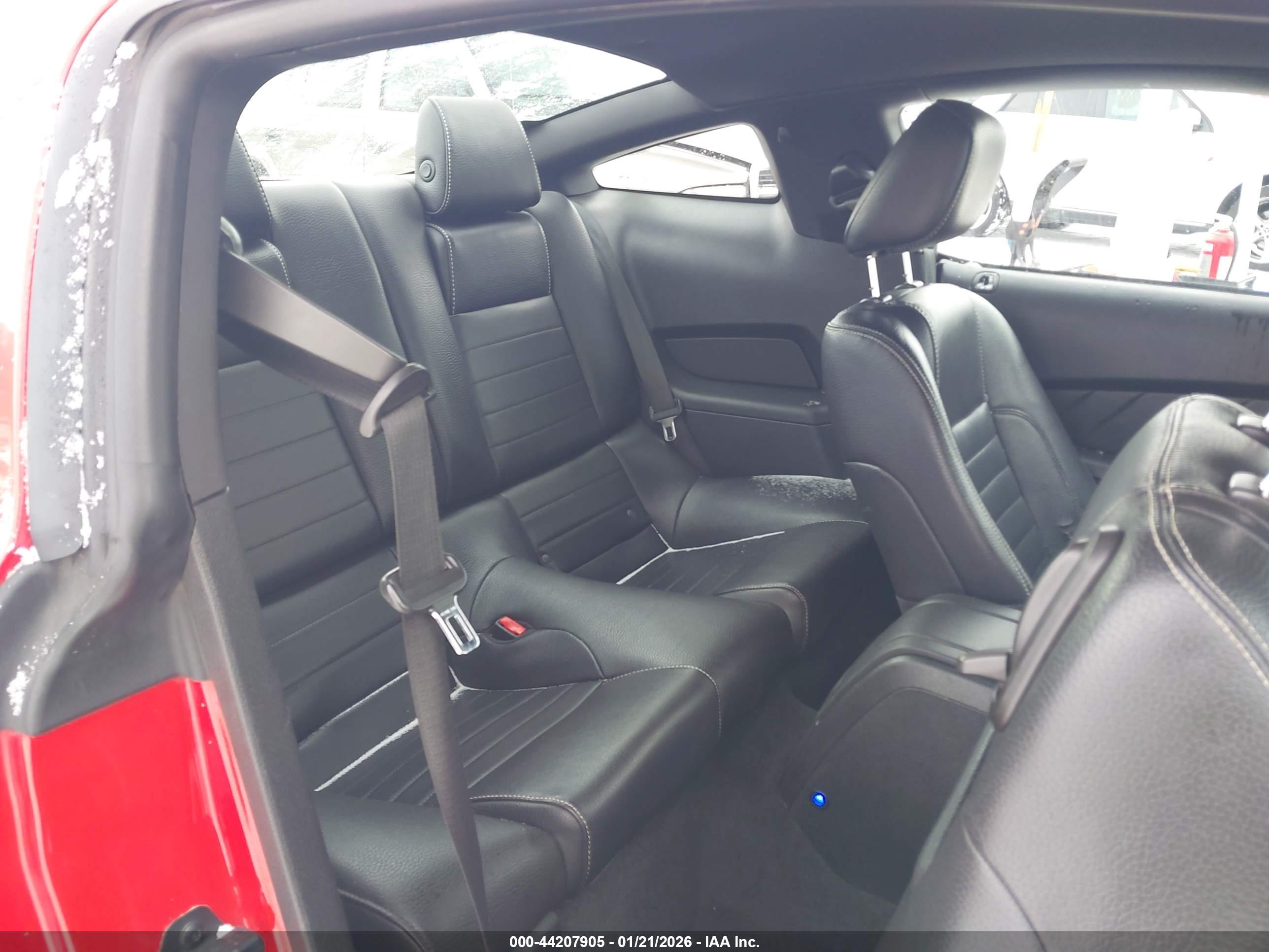 FORD MUSTANG image 8