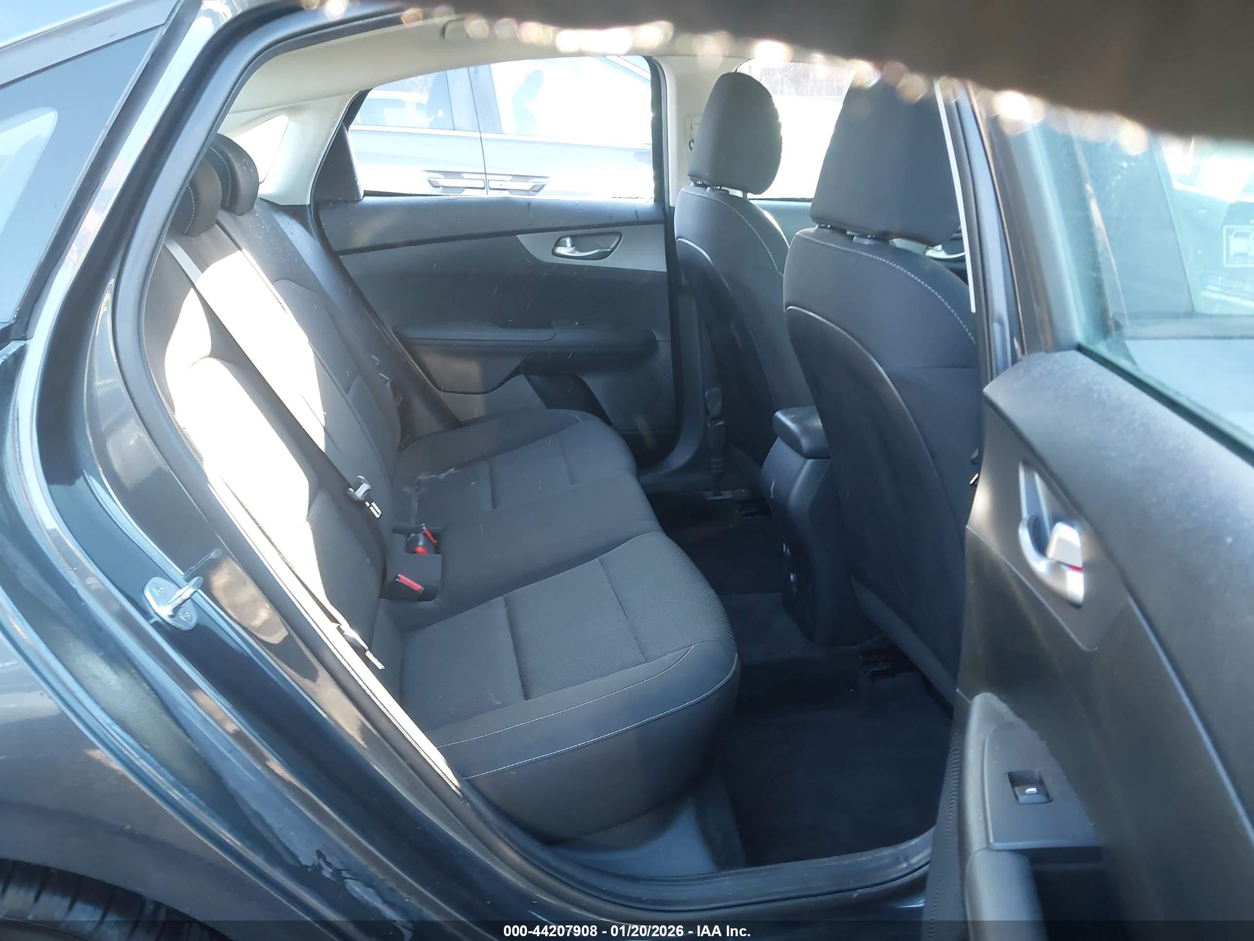 KIA FORTE image 8
