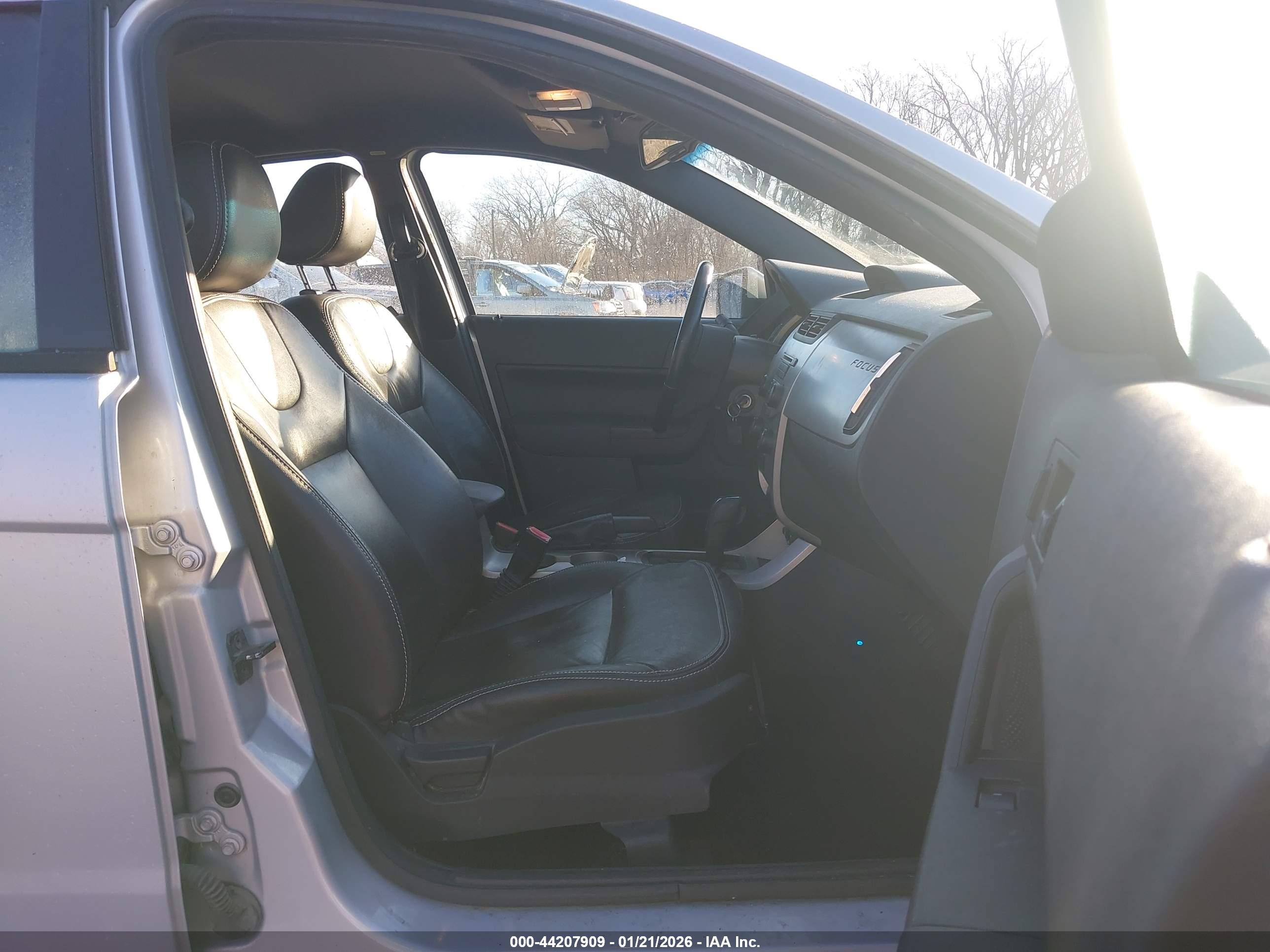FORD FOCUS image 5