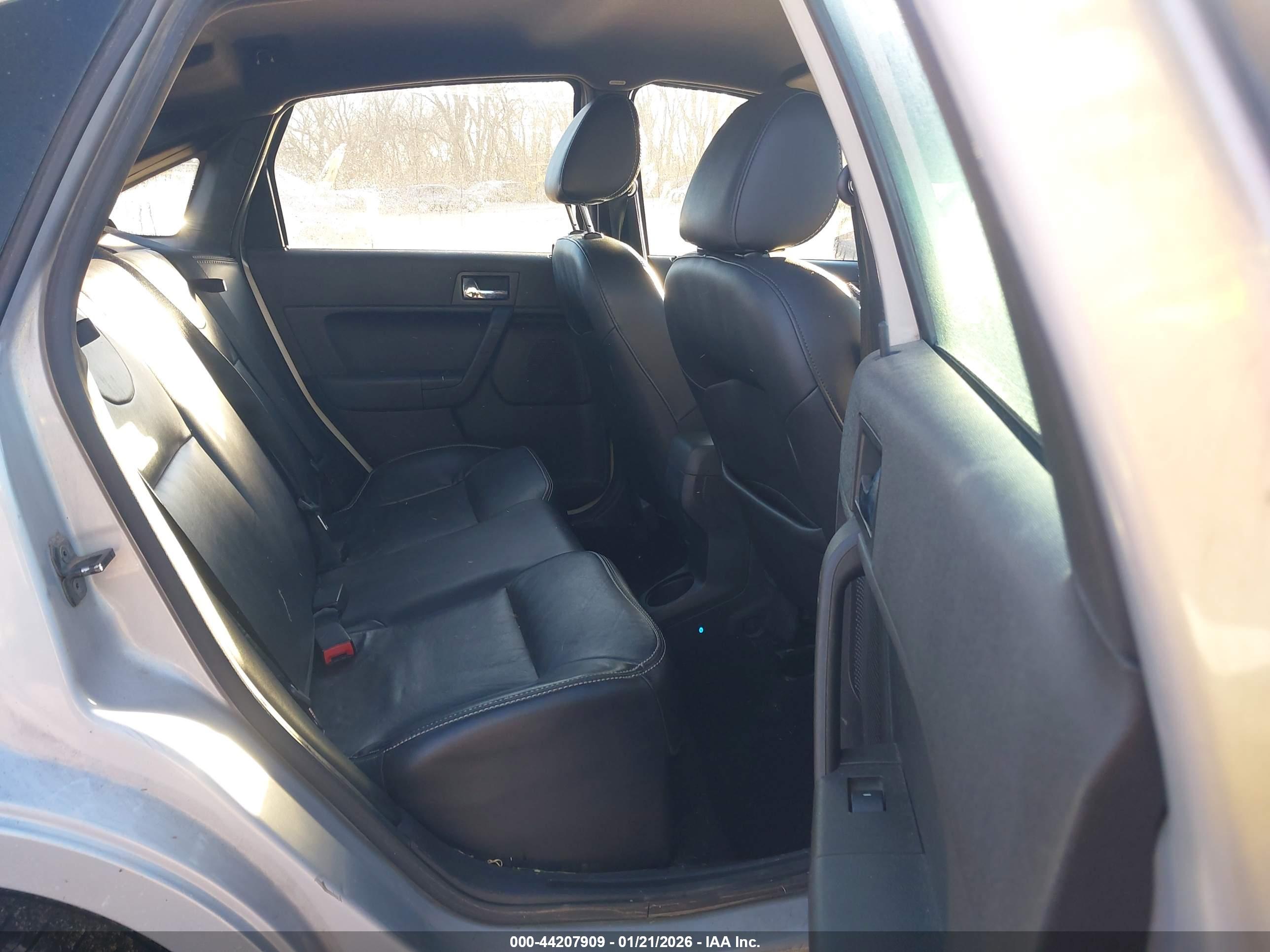 FORD FOCUS image 8
