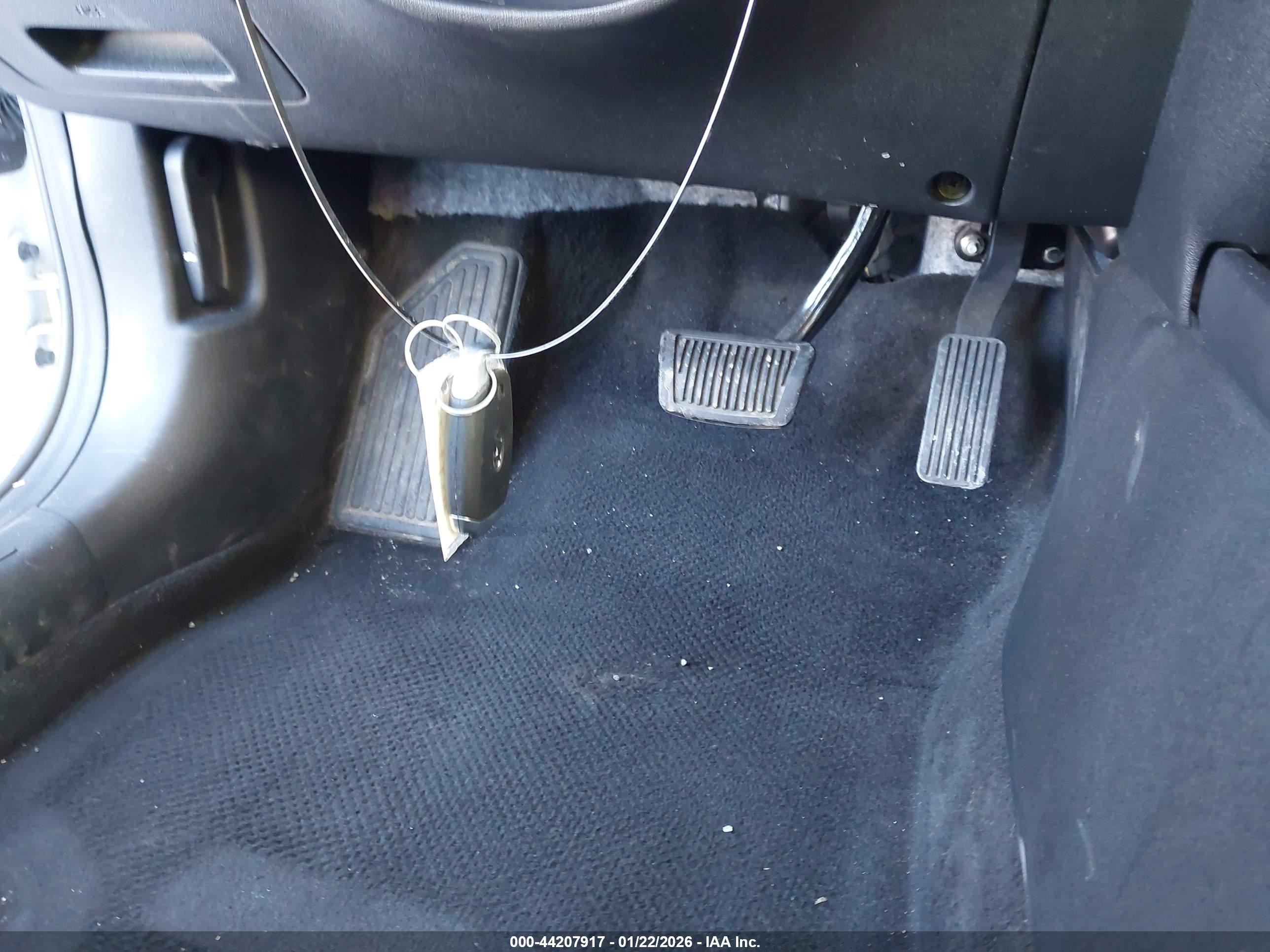 HYUNDAI ELANTRA image 11