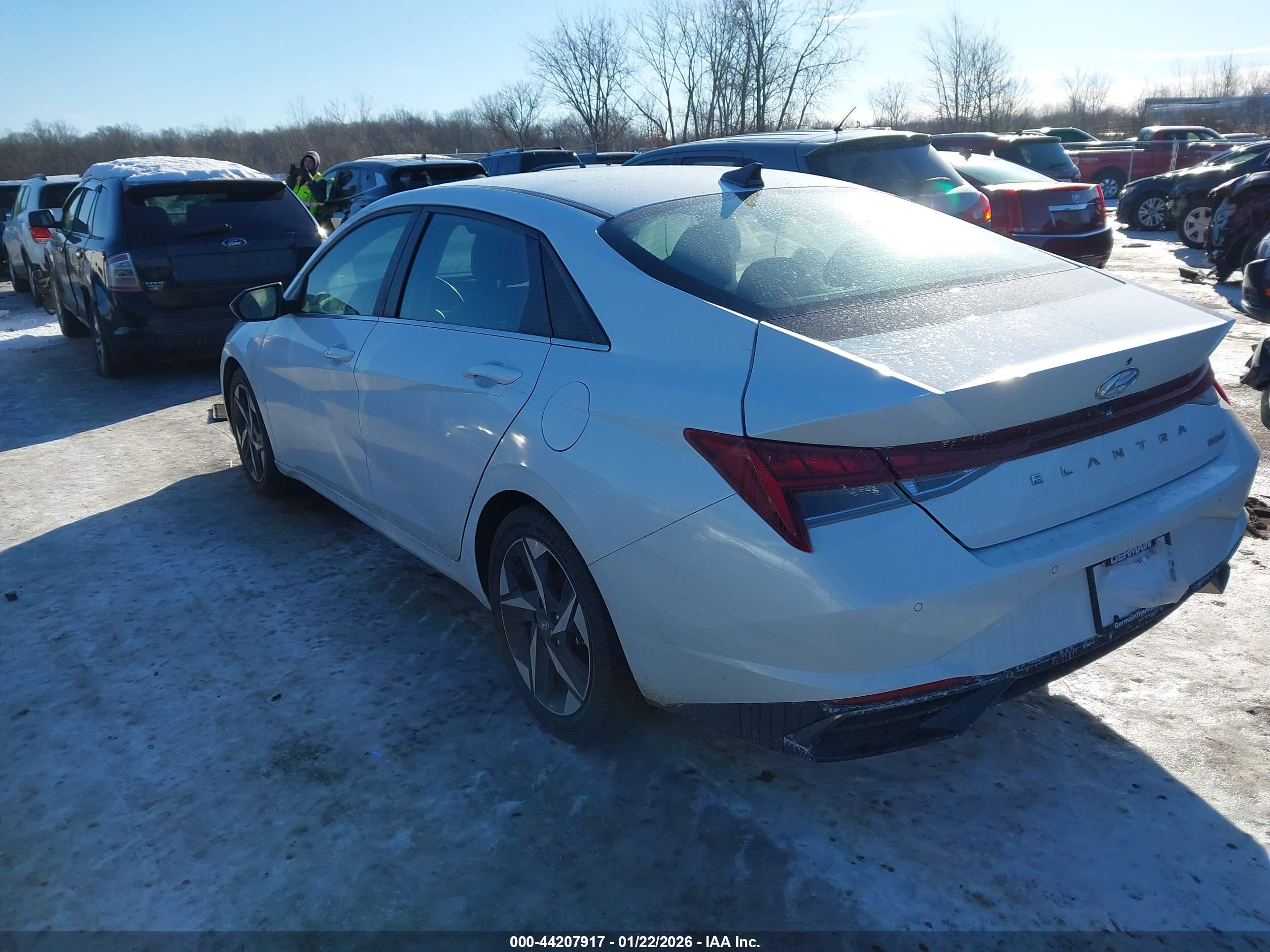 HYUNDAI ELANTRA image 3