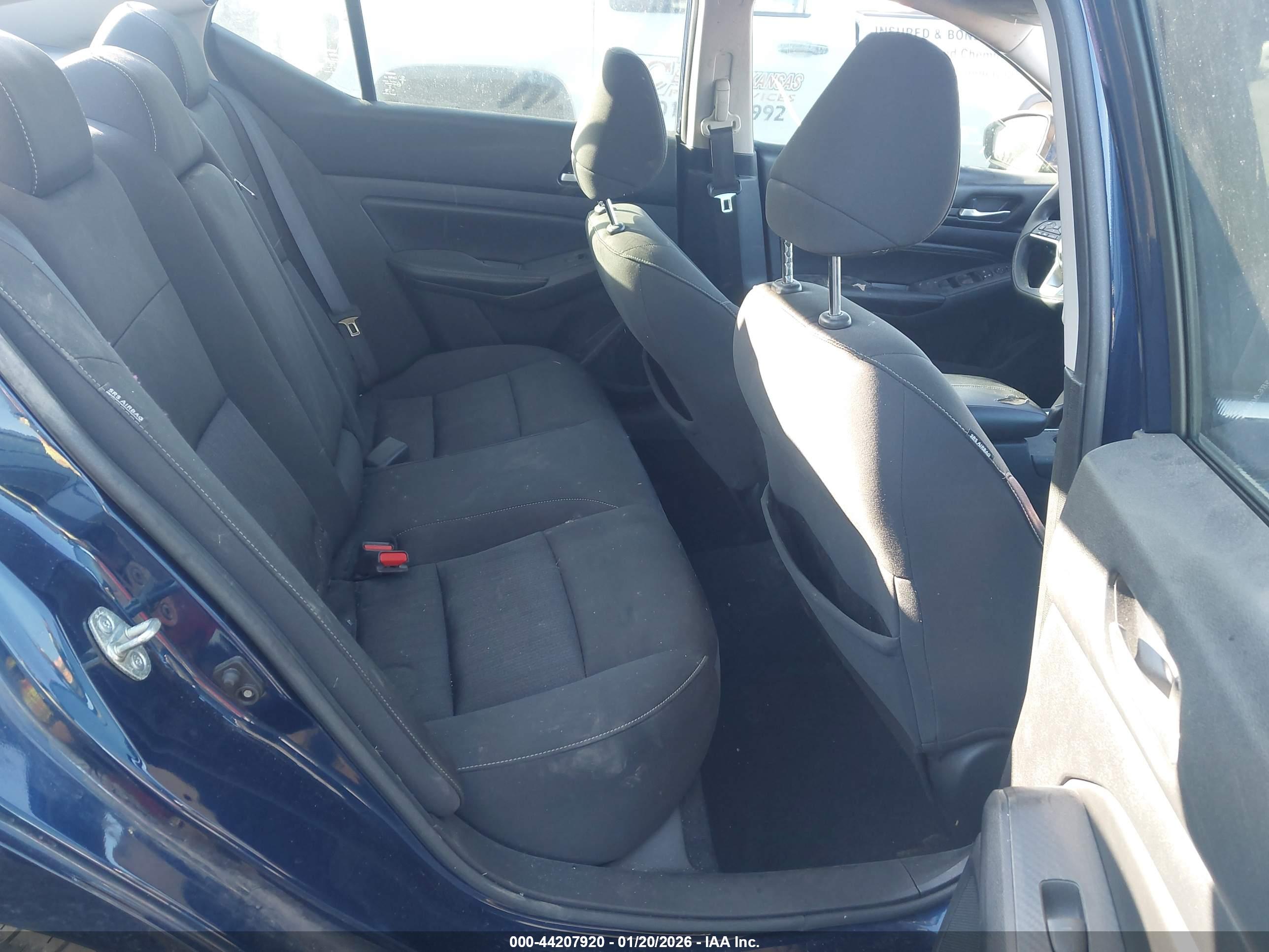 NISSAN ALTIMA image 8
