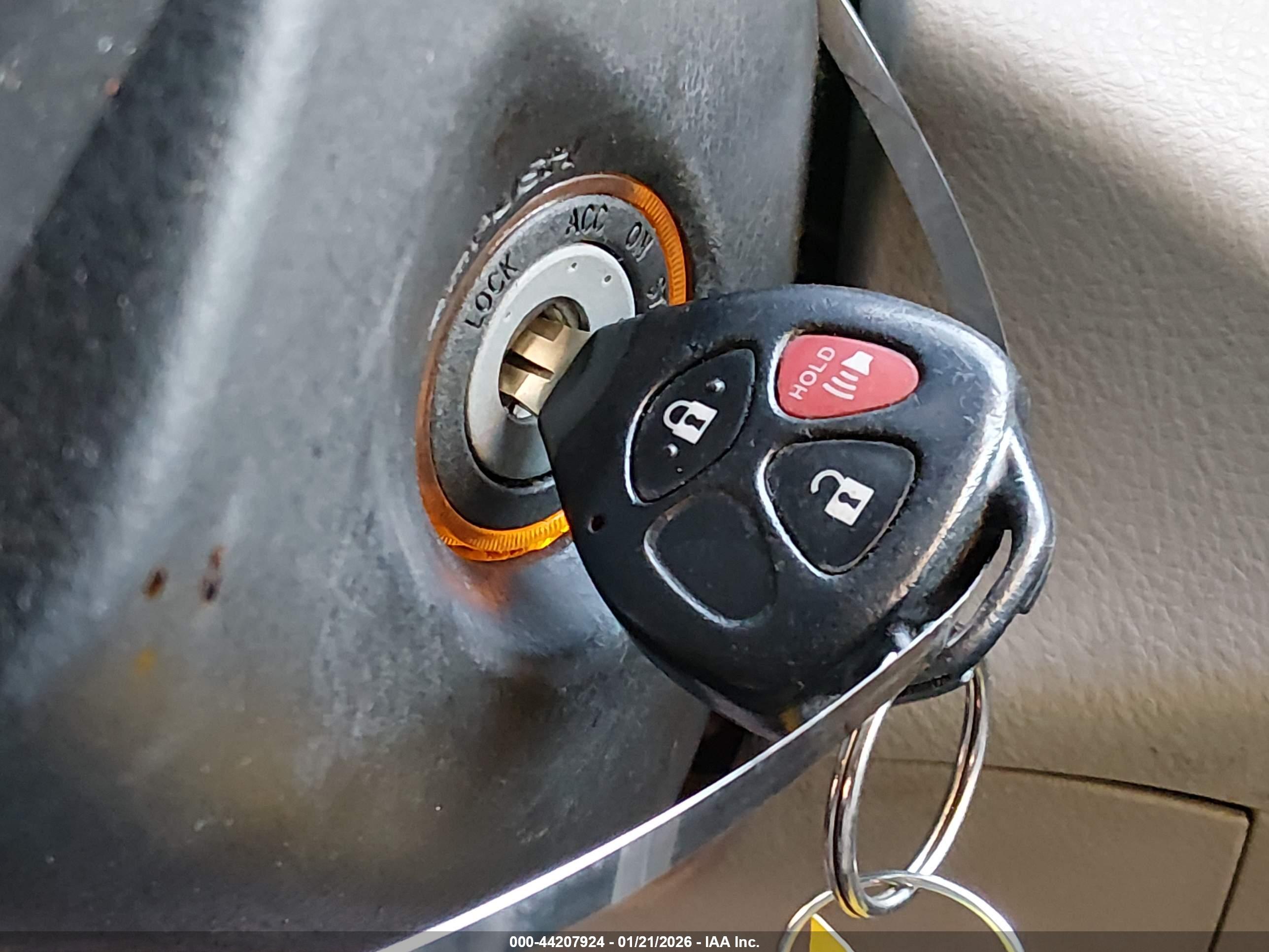 TOYOTA RAV4 image 11