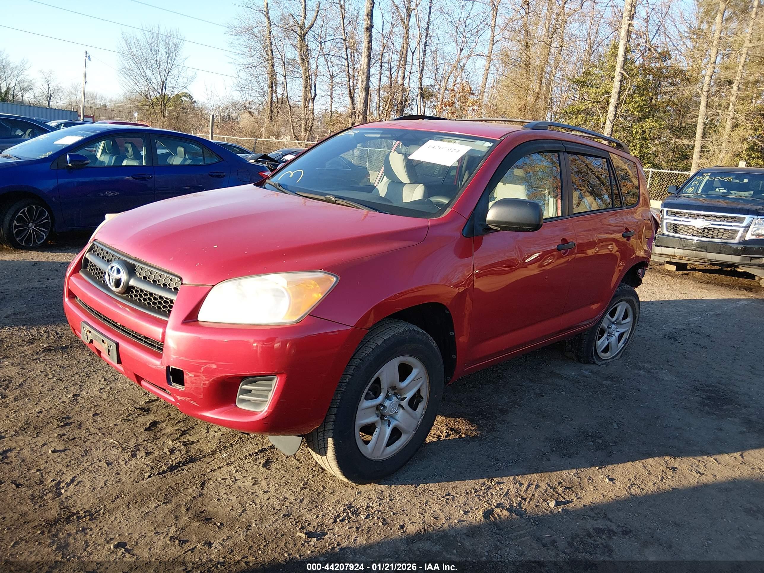 TOYOTA RAV4 image 2