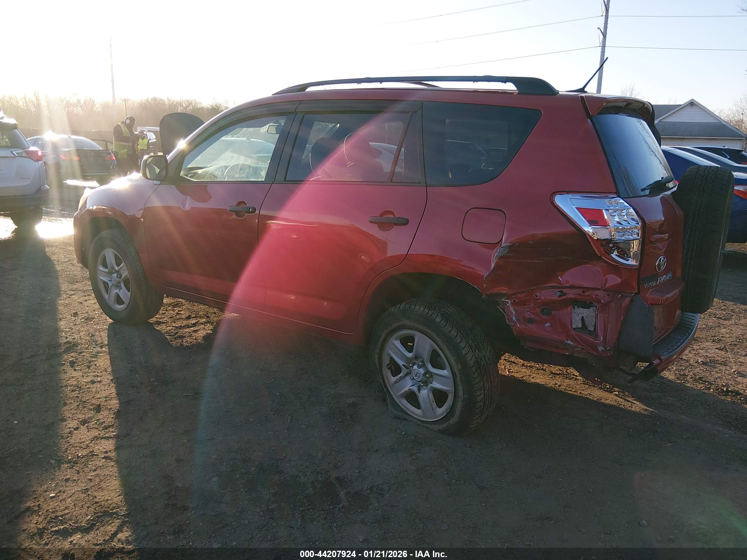TOYOTA RAV4 image 3