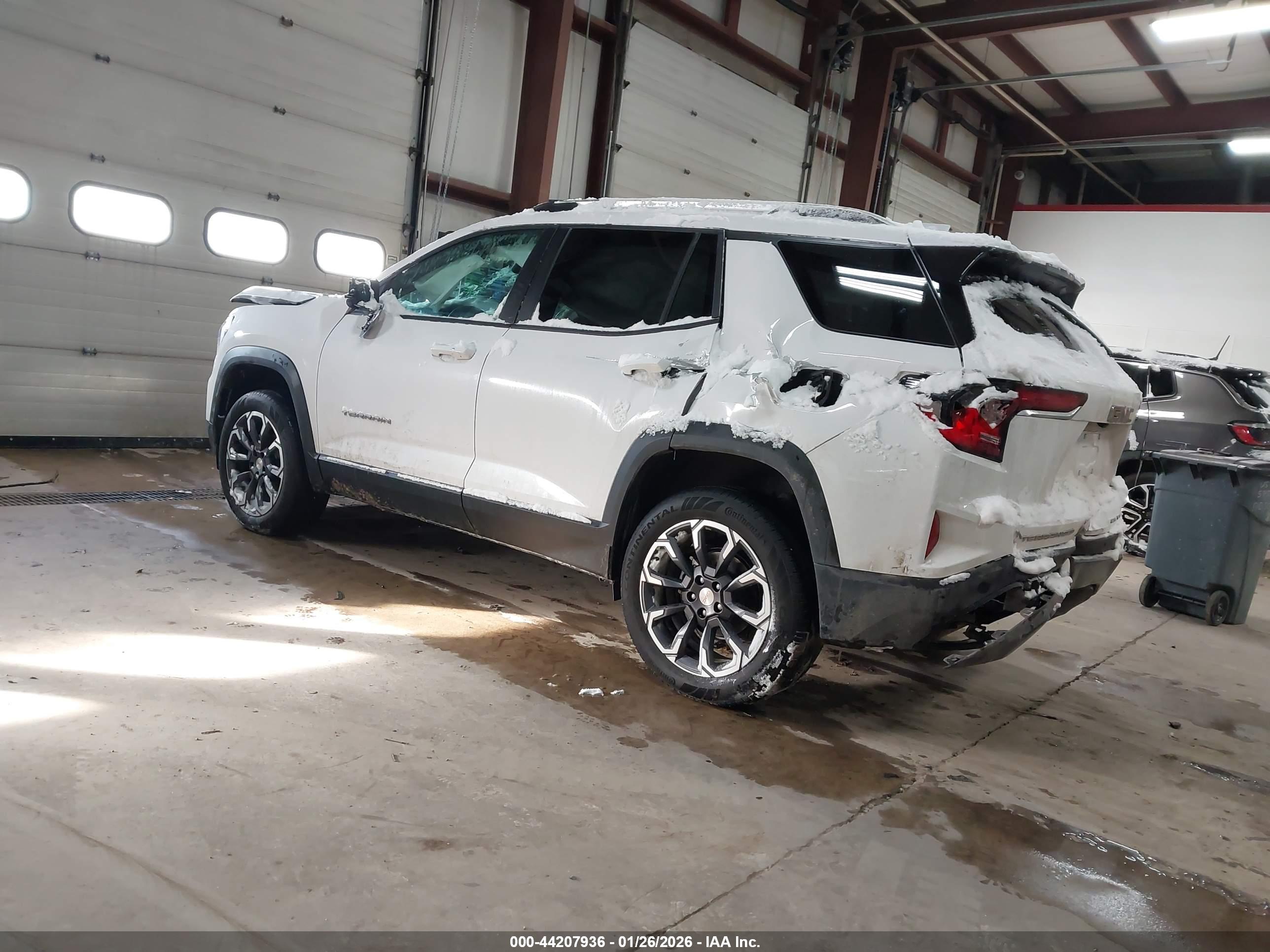 GMC TERRAIN image 3