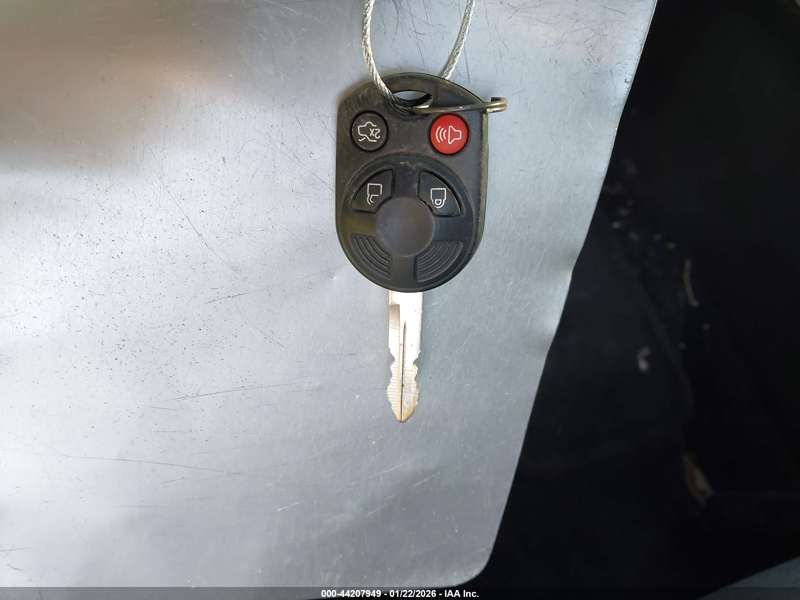 FORD ESCAPE image 11