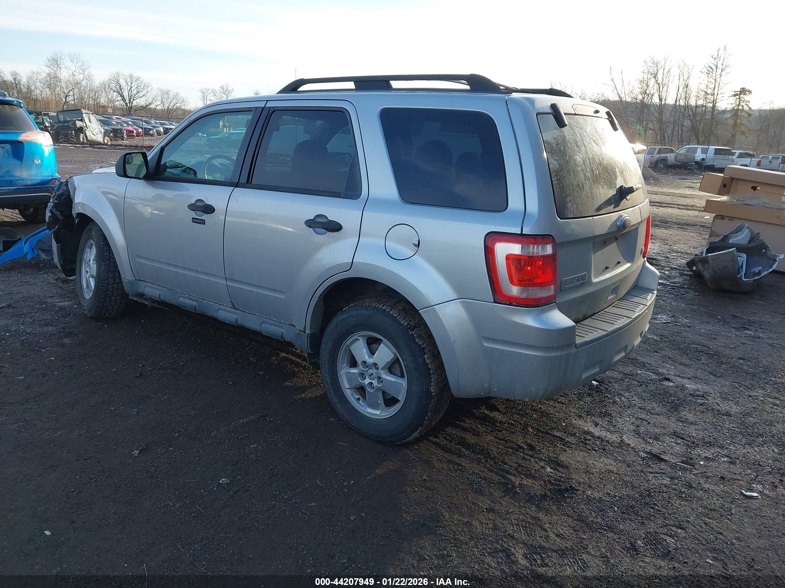 FORD ESCAPE image 3