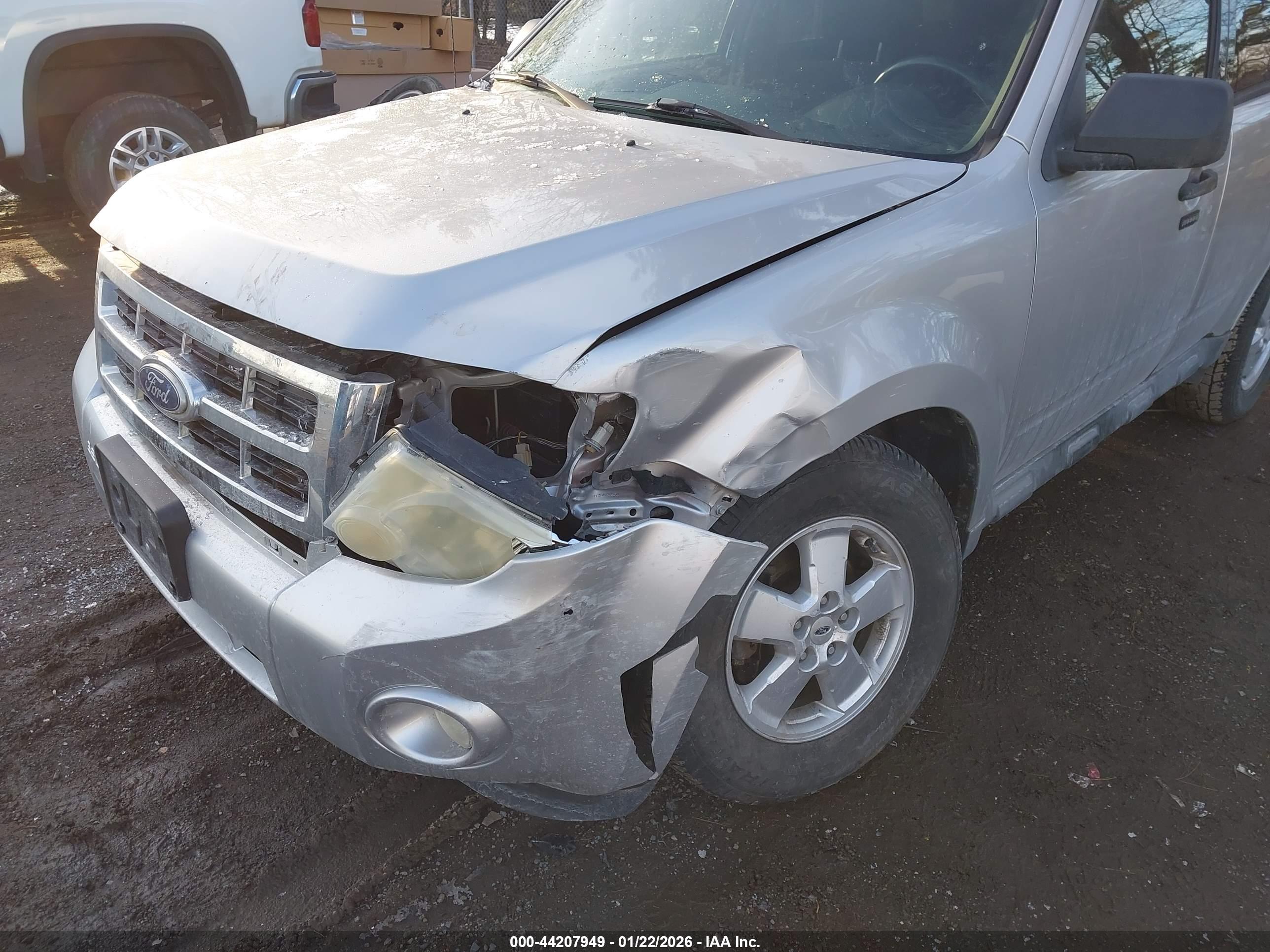 FORD ESCAPE image 6