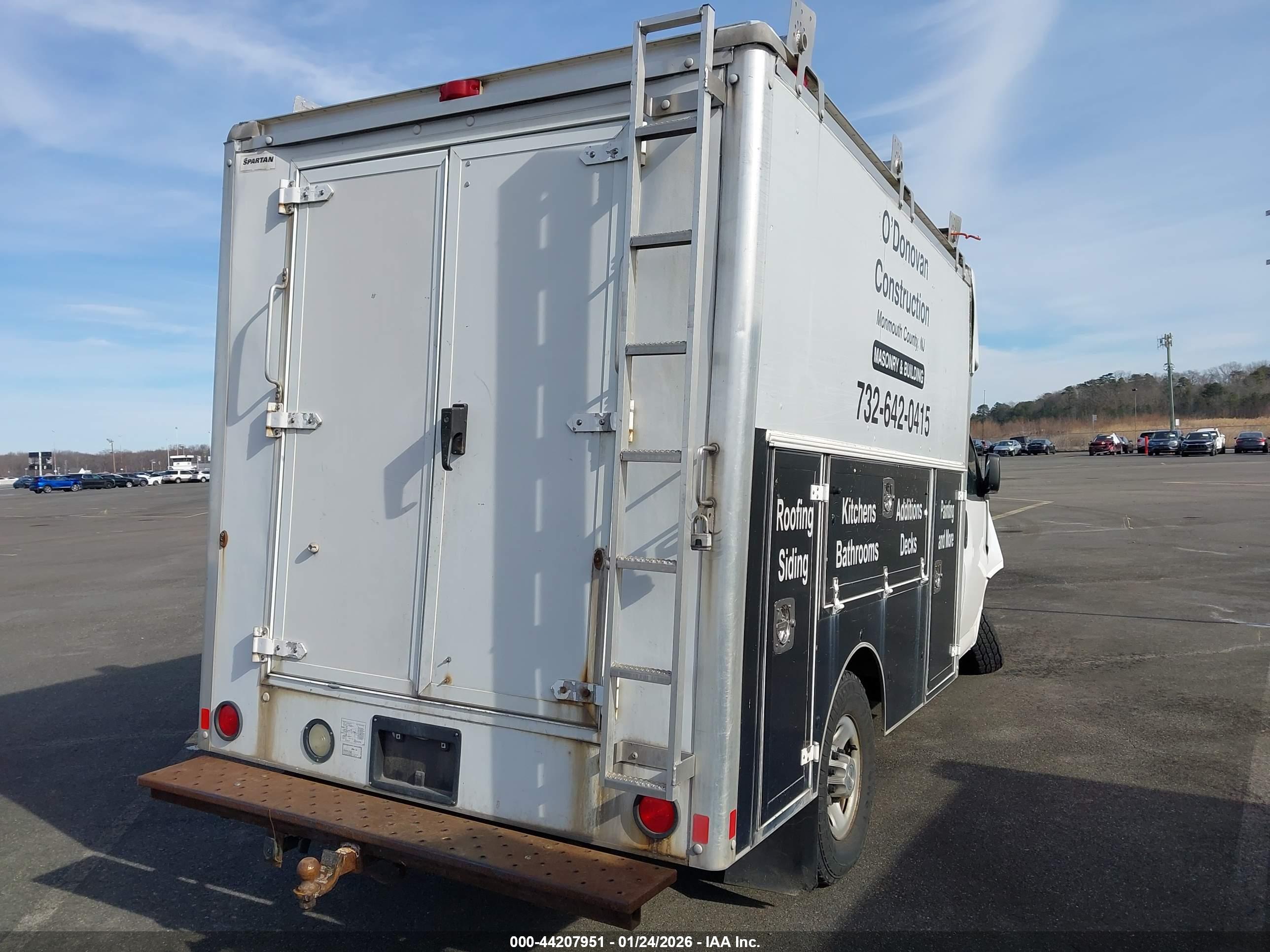 CHEVROLET EXPRESS image 4