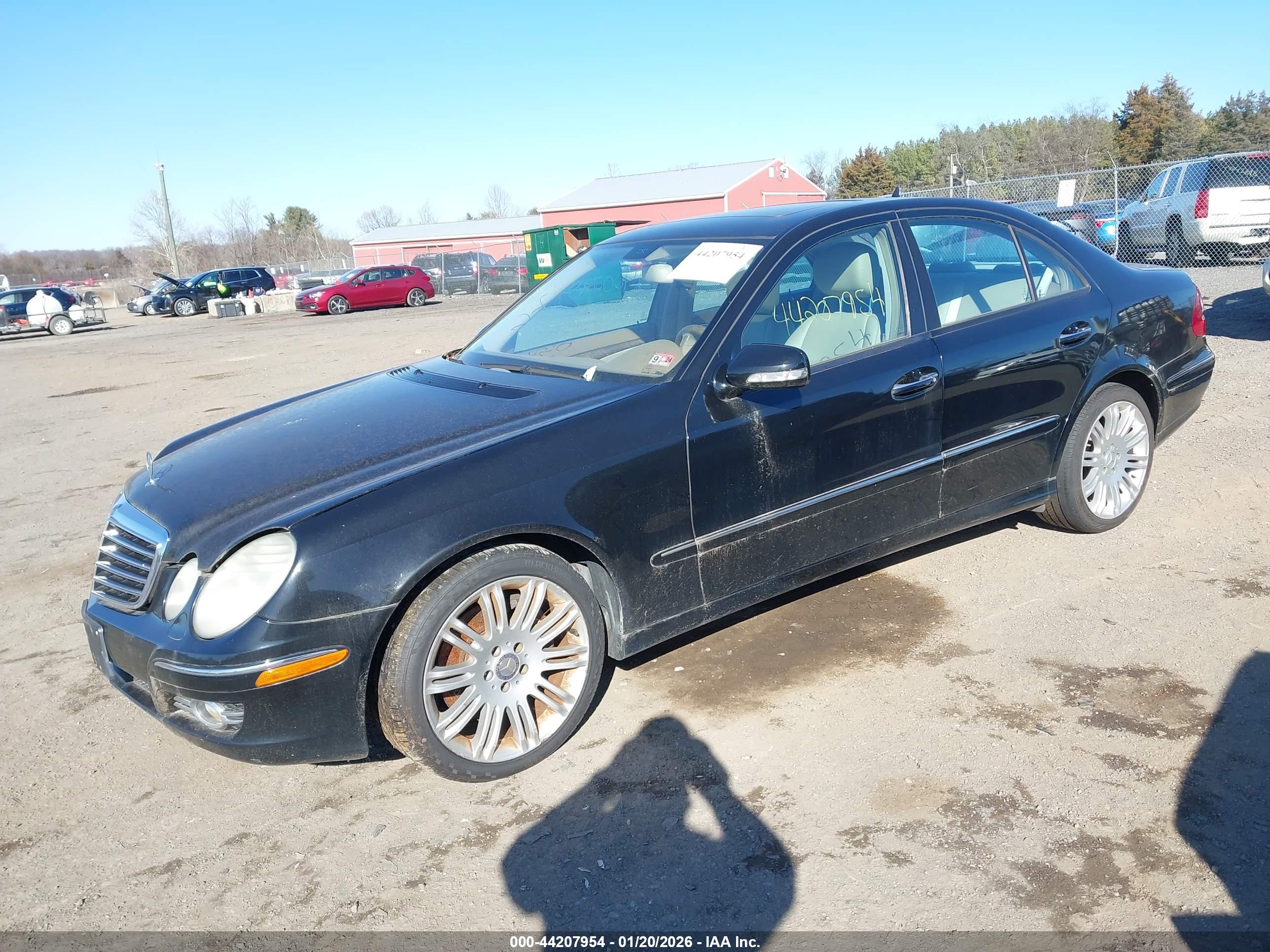 MERCEDES-BENZ E image 2
