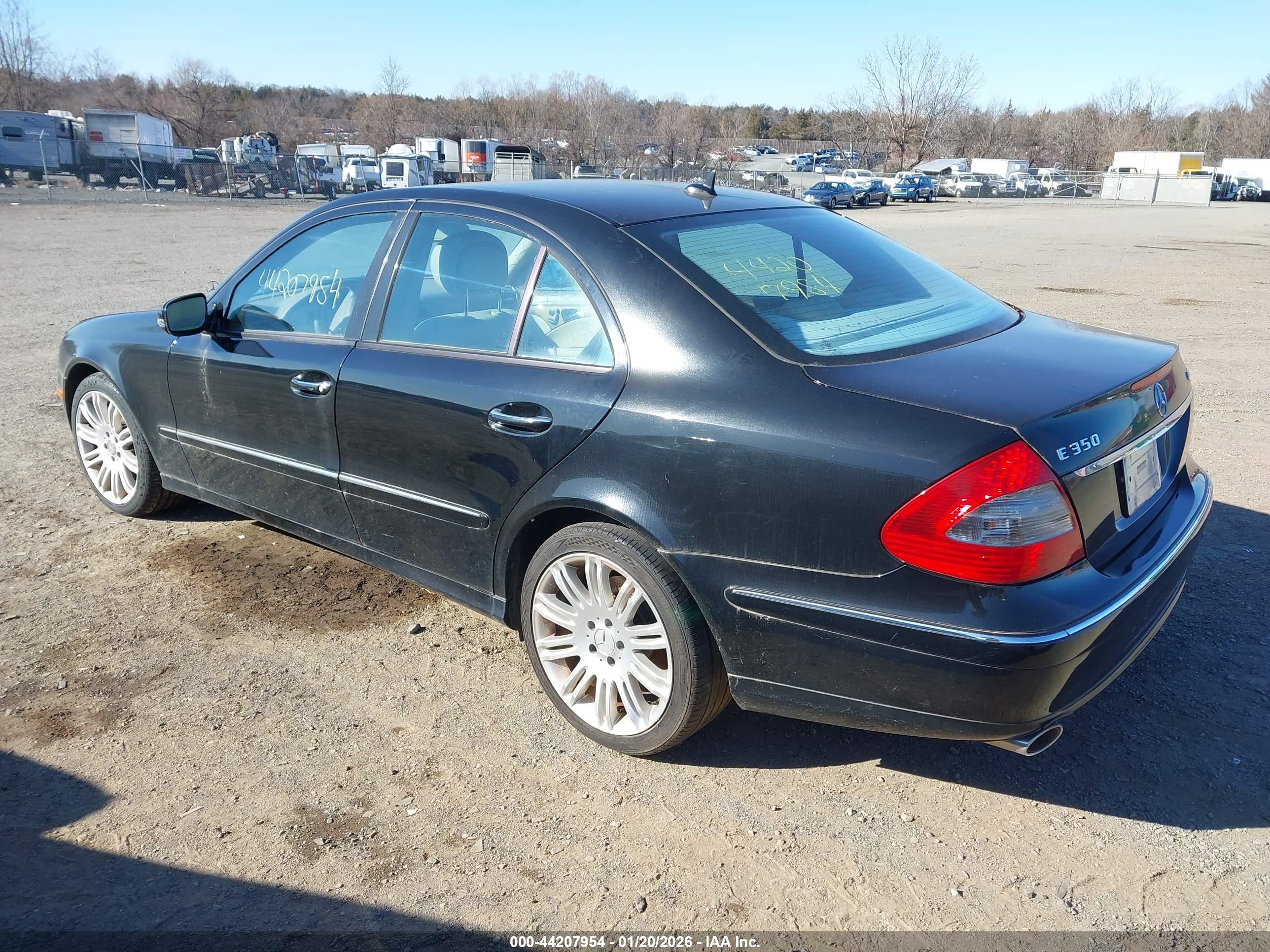 MERCEDES-BENZ E image 3