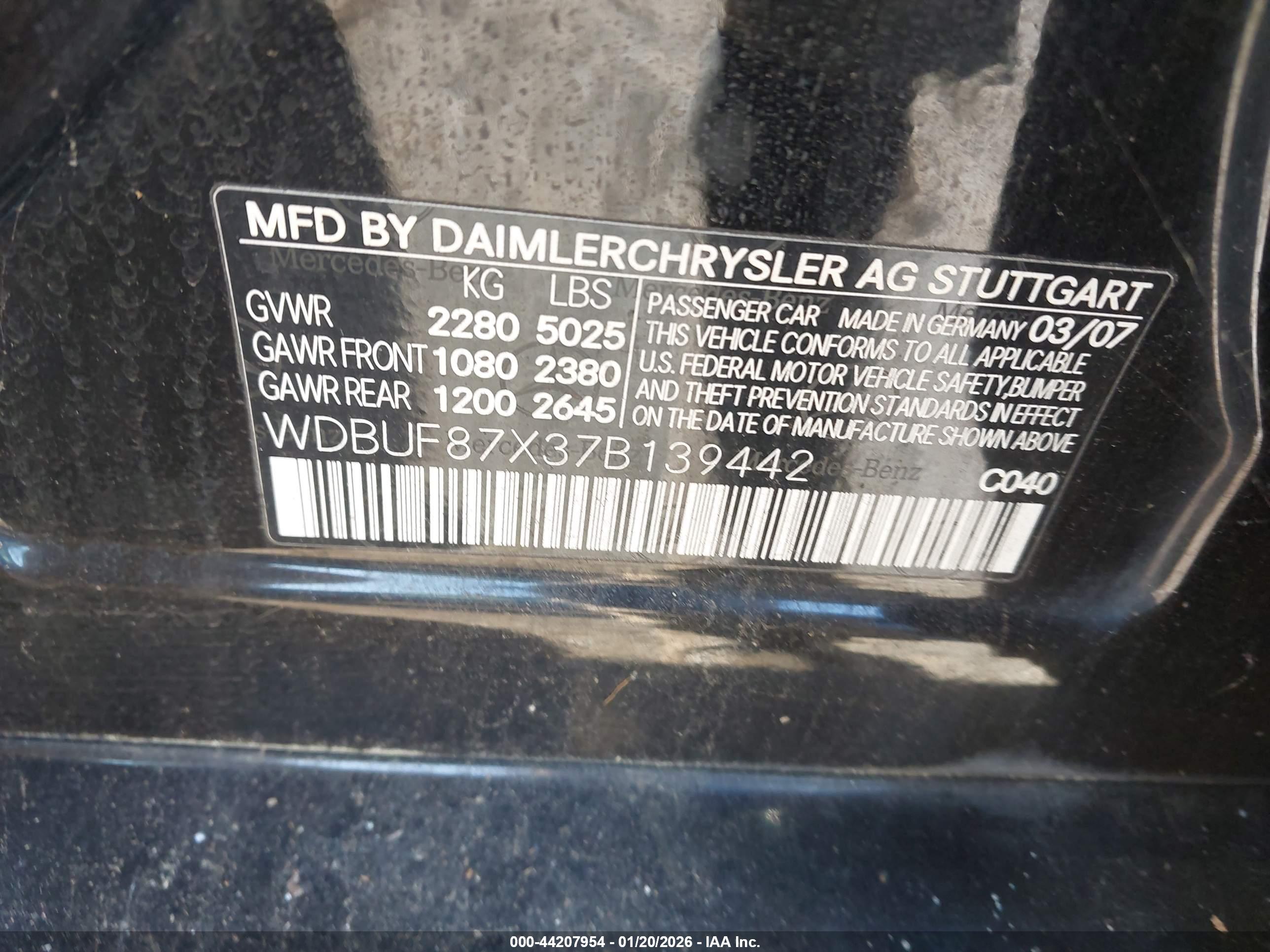 MERCEDES-BENZ E image 9