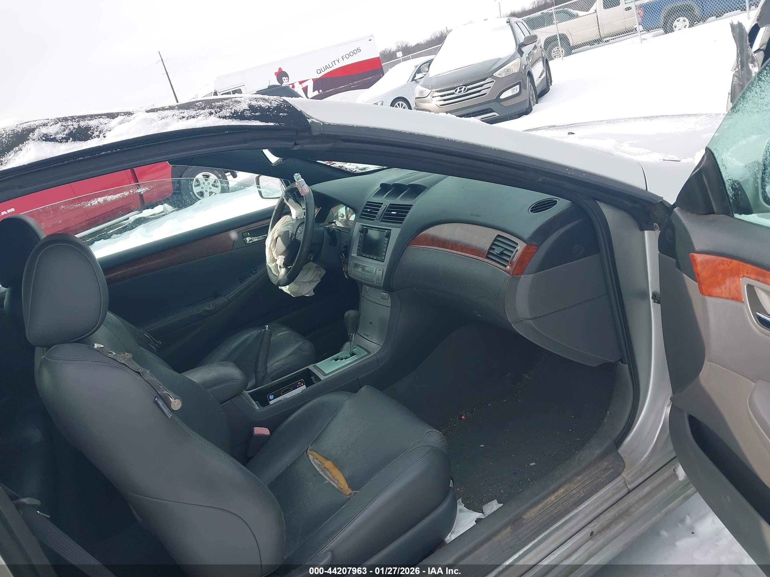 TOYOTA CAMRY image 5