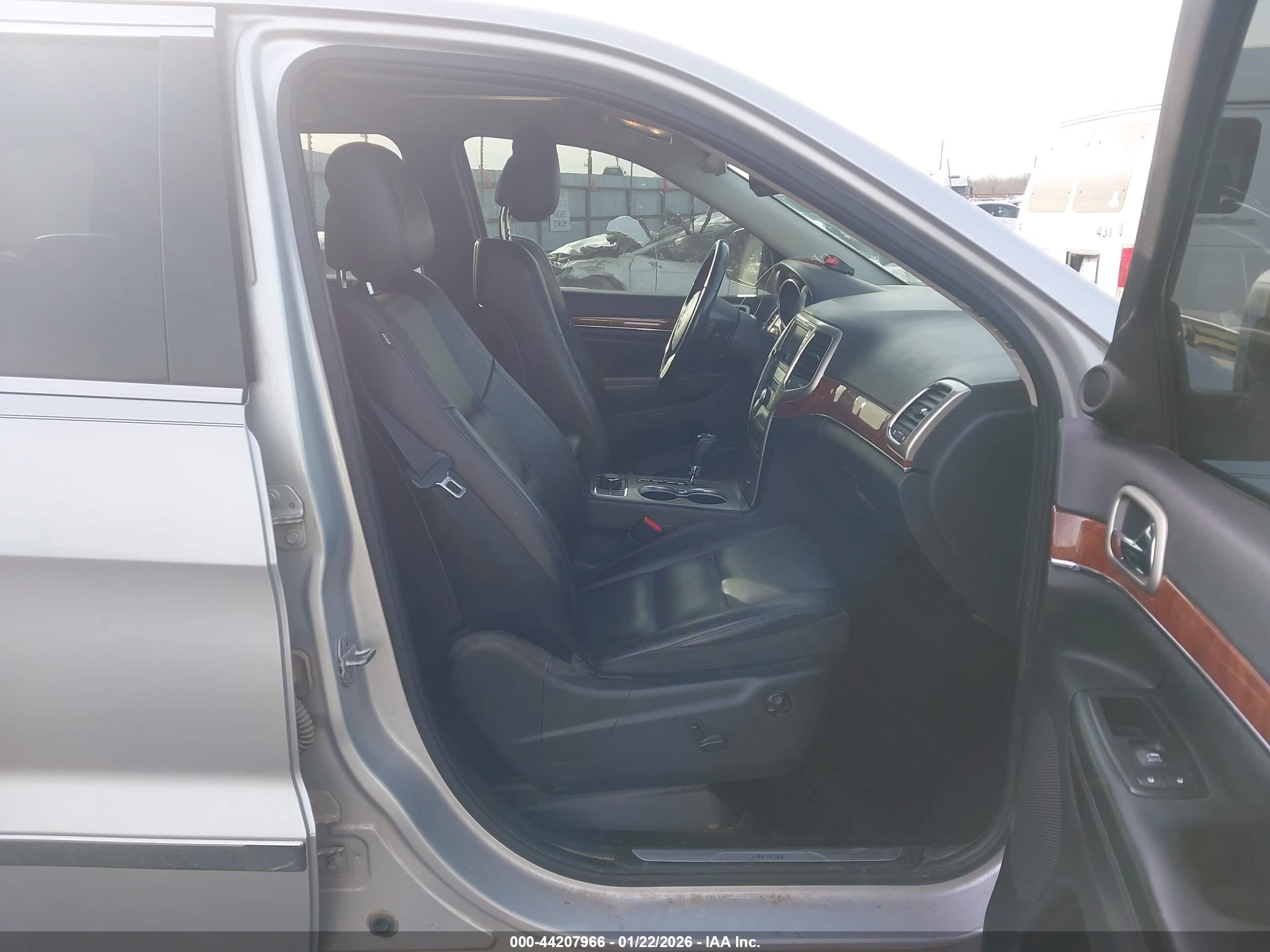 JEEP GRAND image 5