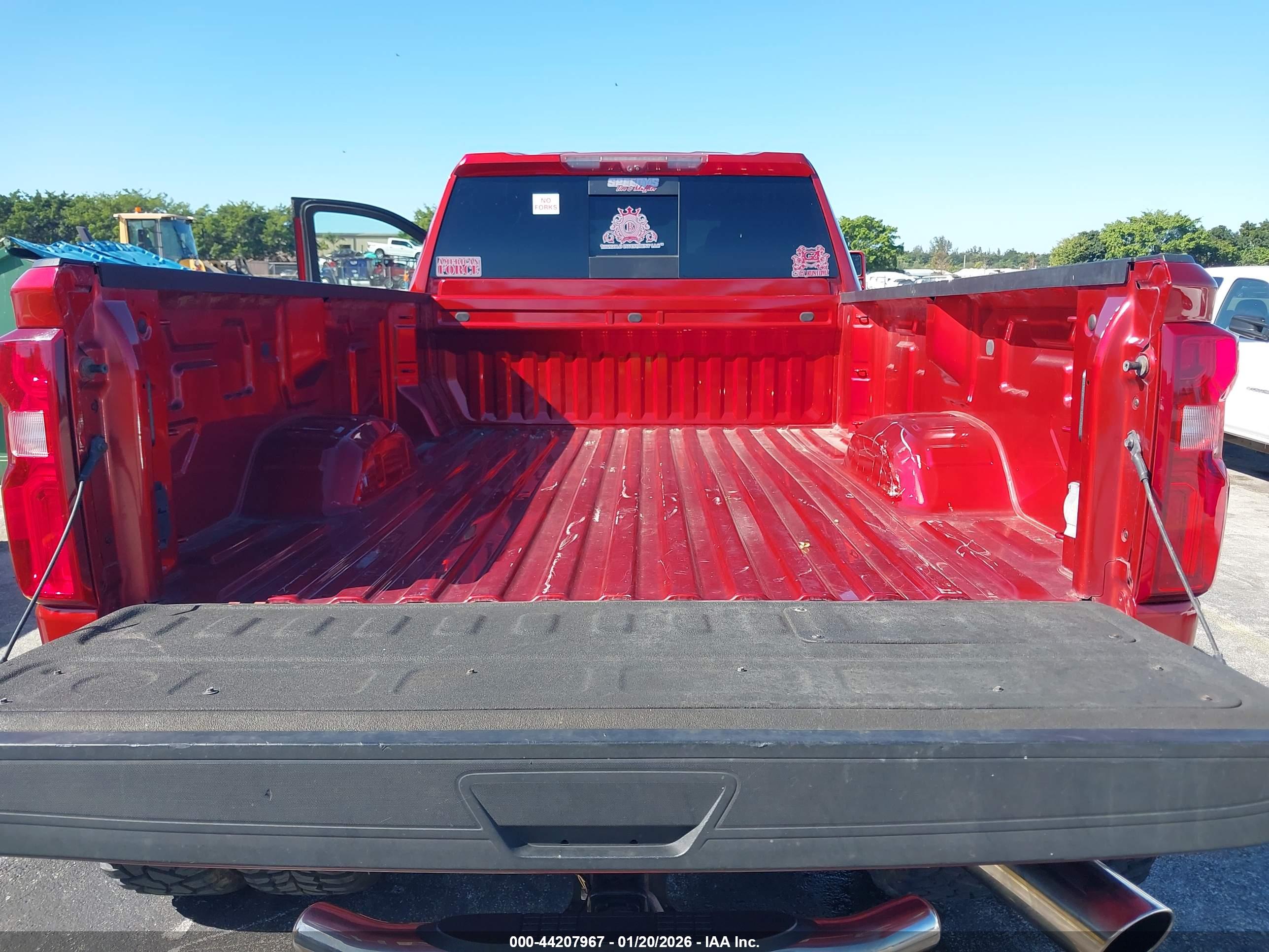 CHEVROLET SILVERADO image 7
