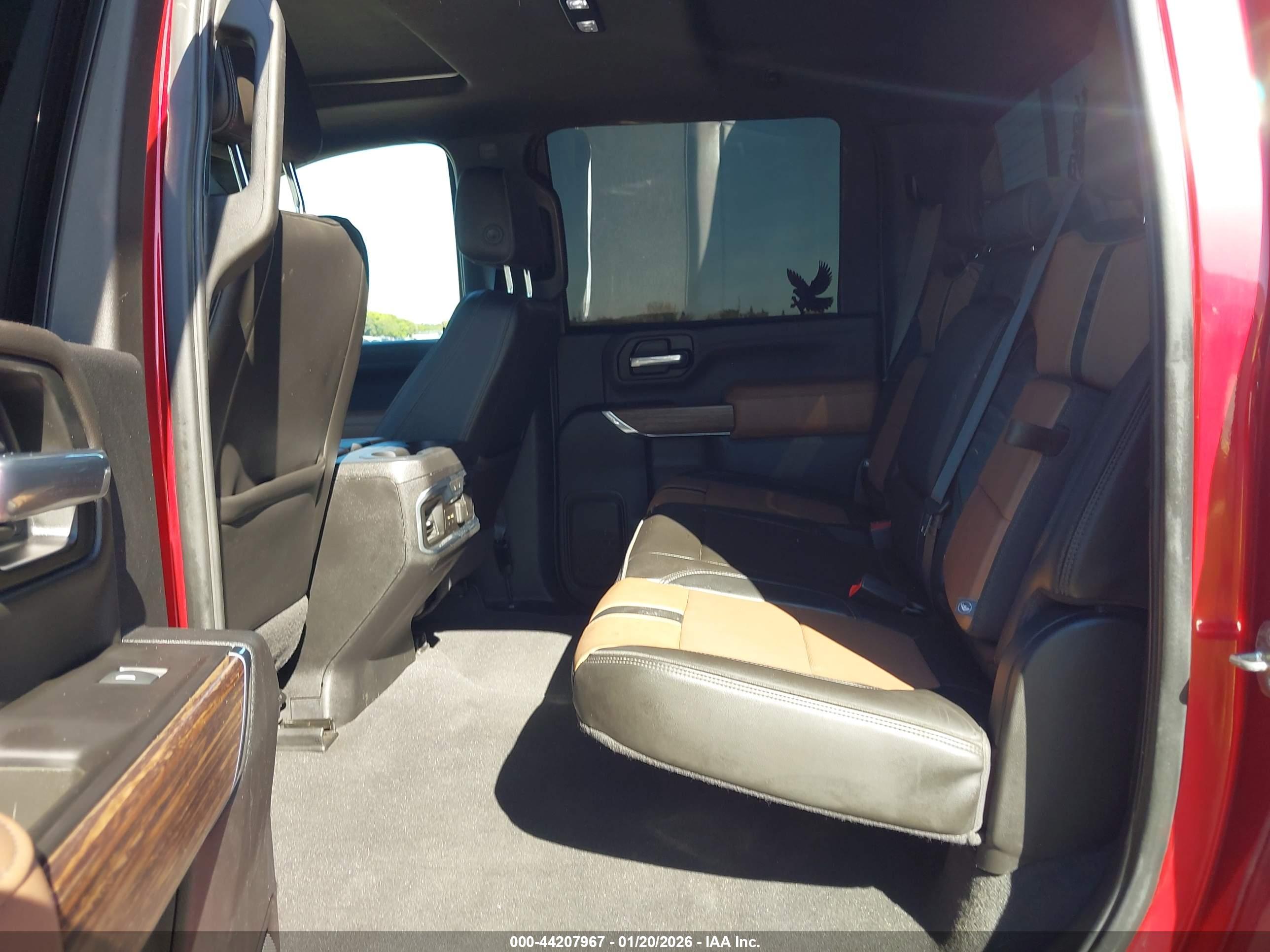 CHEVROLET SILVERADO image 8
