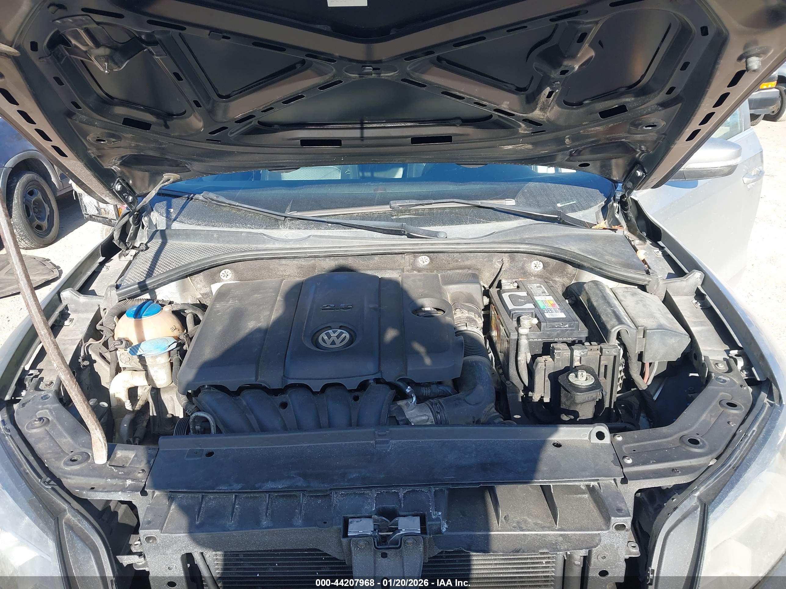 VOLKSWAGEN PASSAT image 10