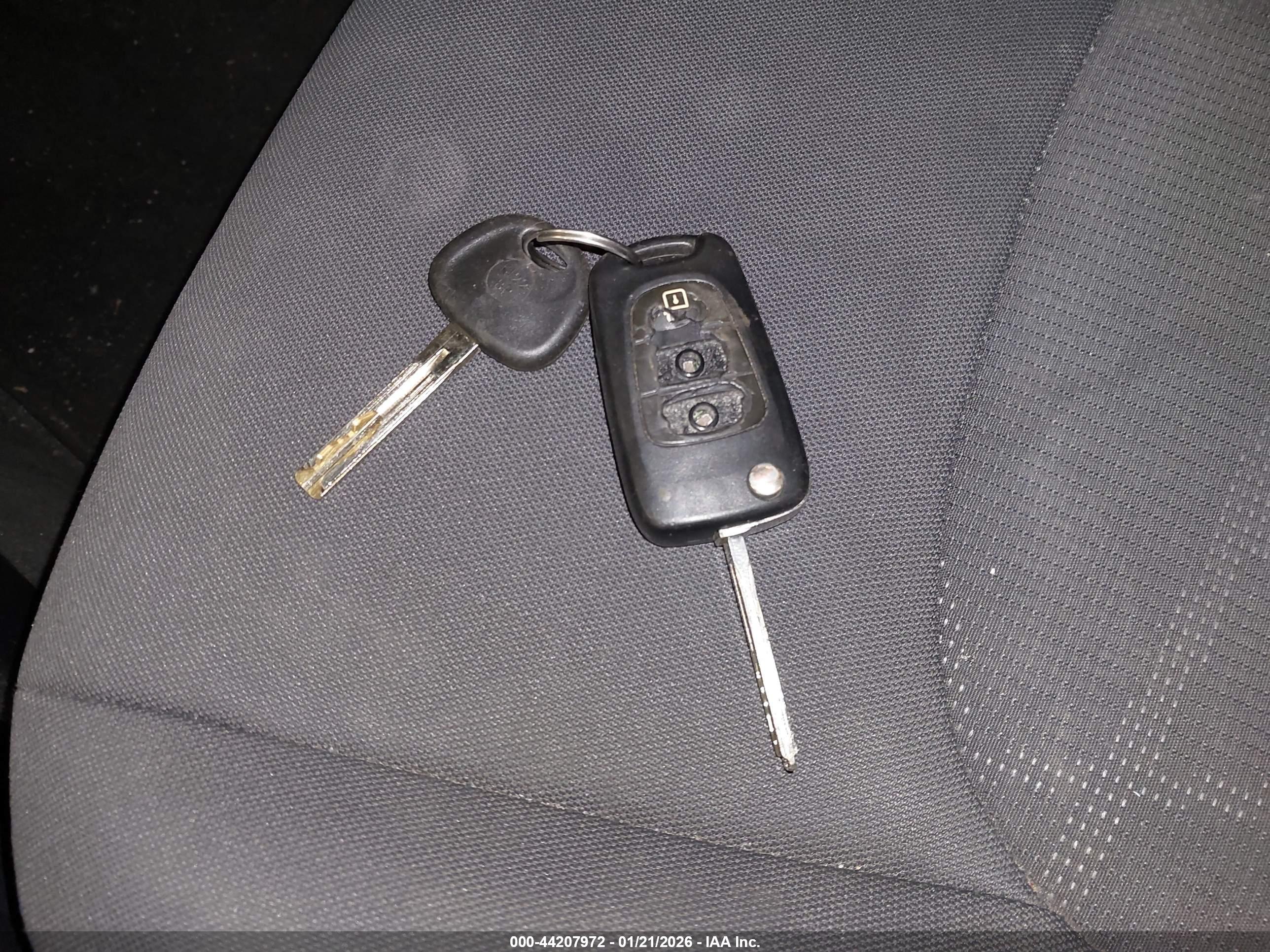 KIA RIO image 11