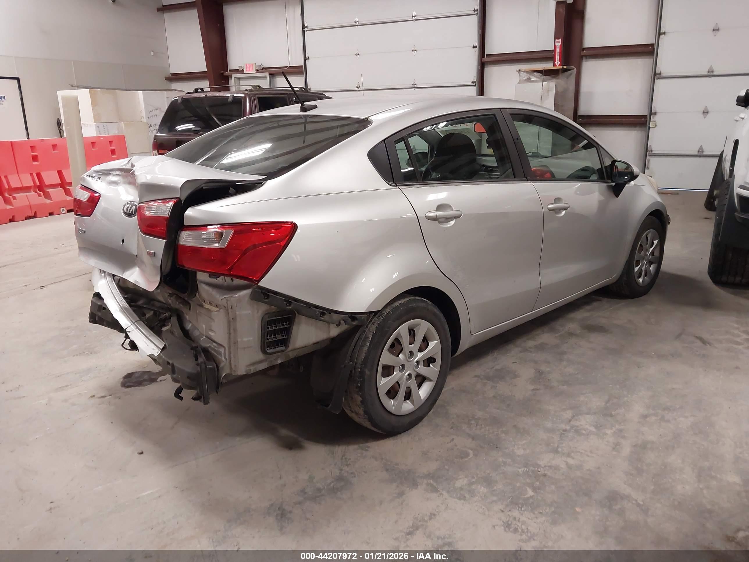 KIA RIO image 4