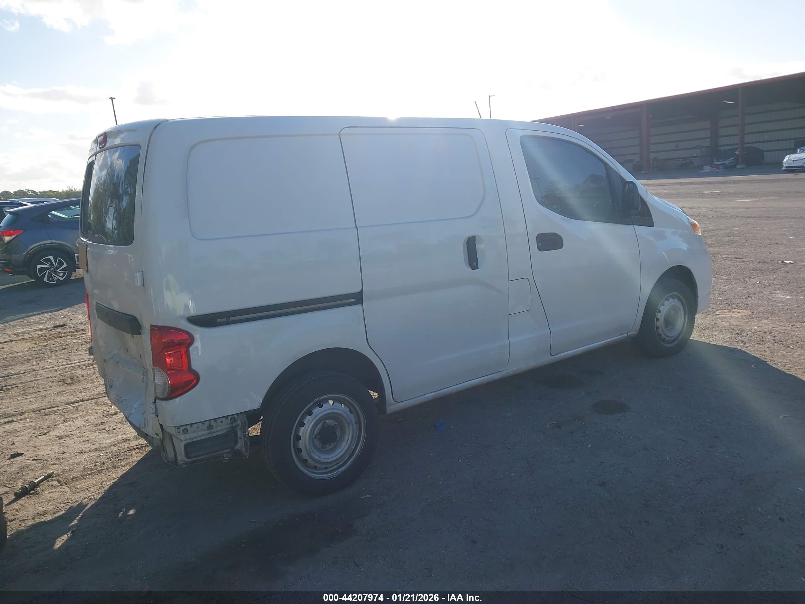 NISSAN NV200 image 4