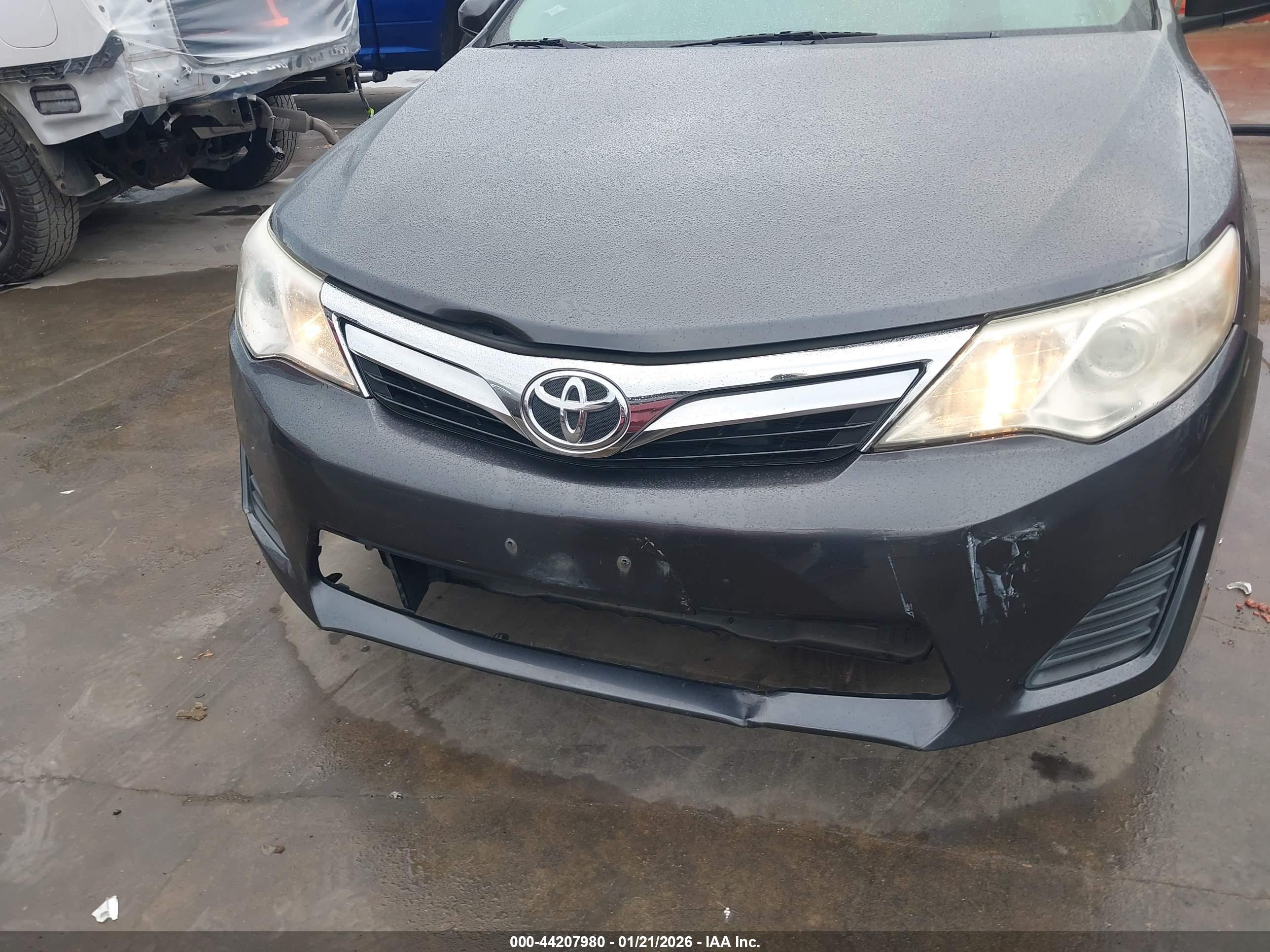 TOYOTA CAMRY image 6
