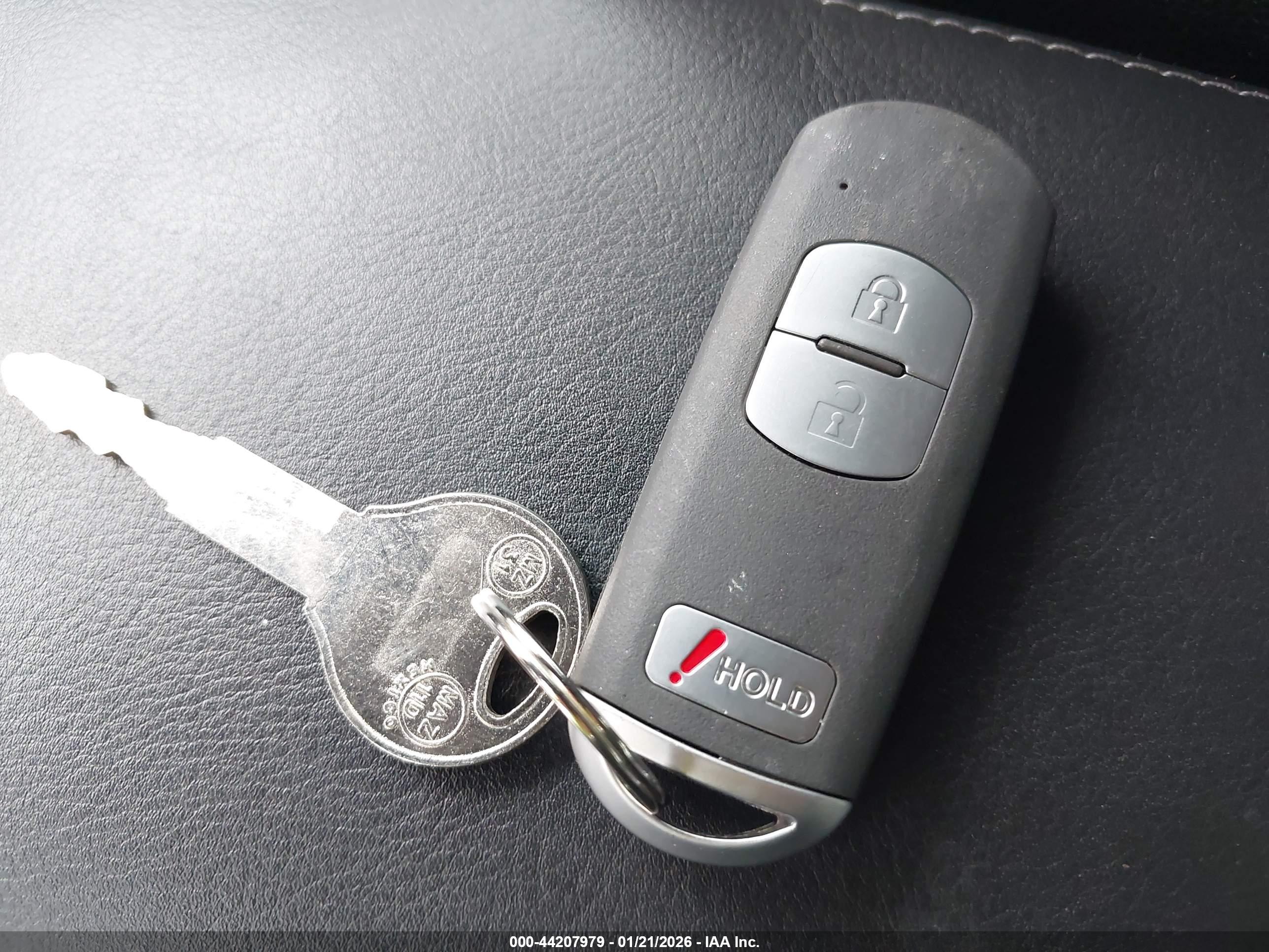 MAZDA MAZDA3 image 11