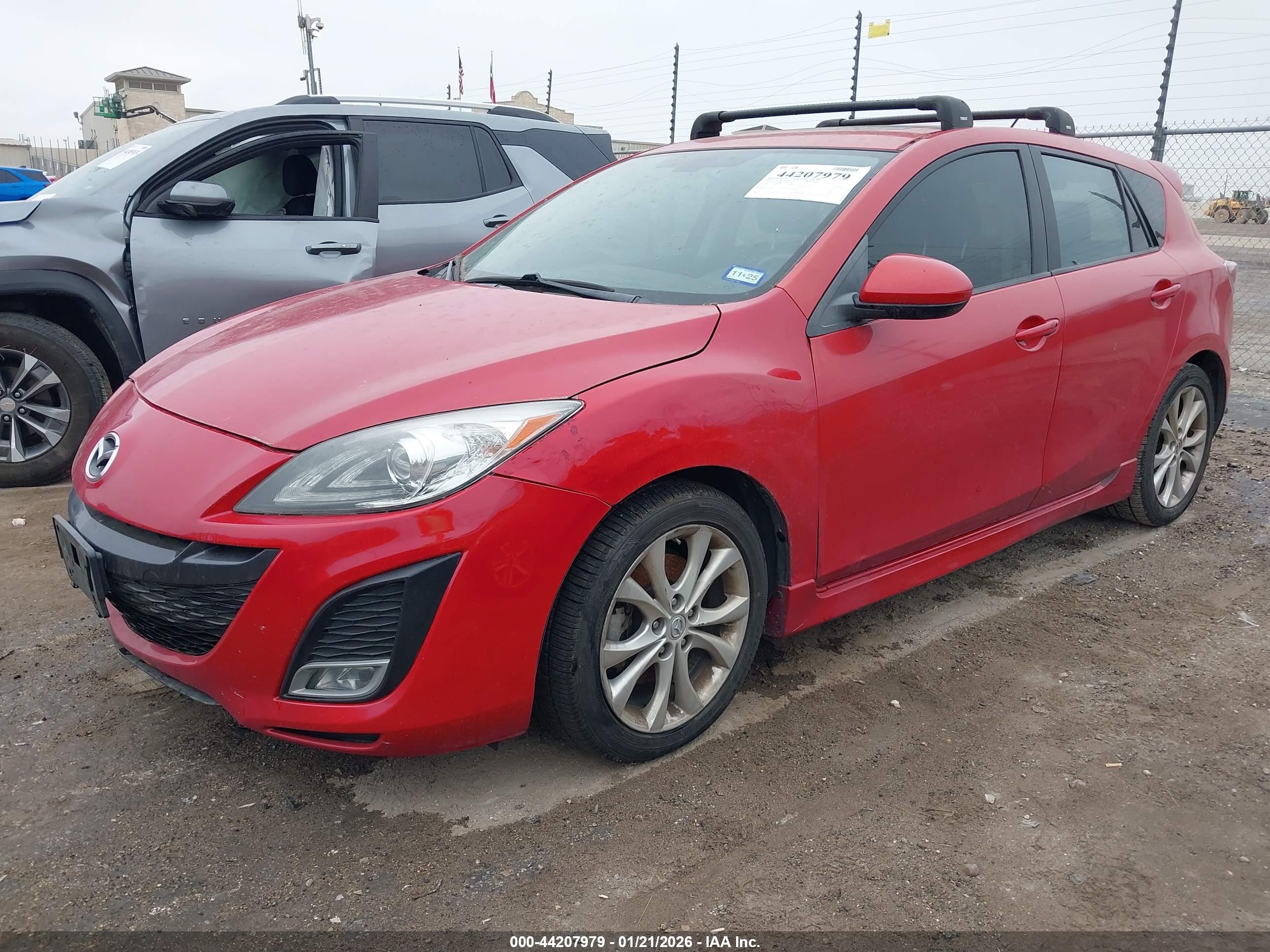 MAZDA MAZDA3 image 2