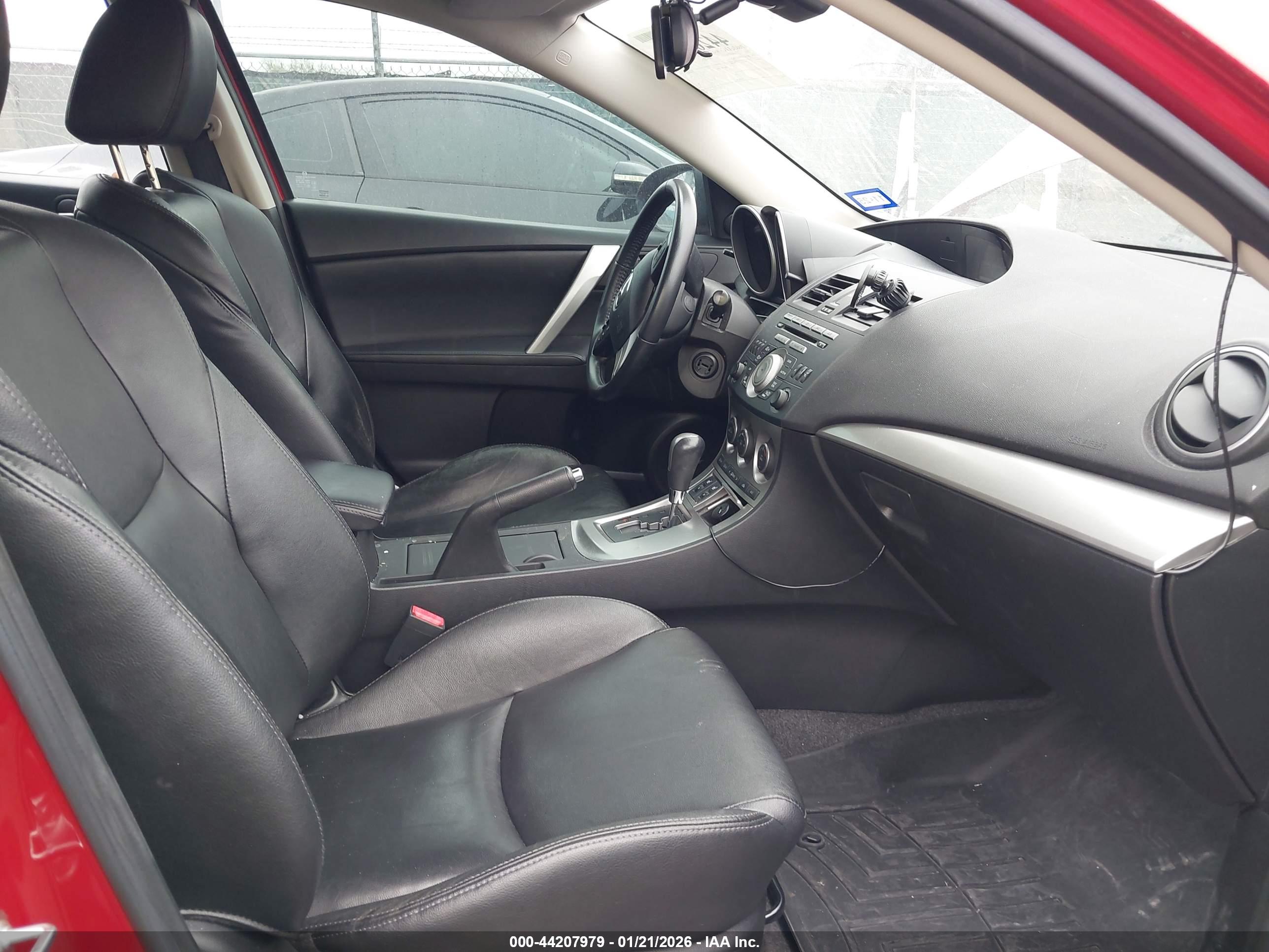 MAZDA MAZDA3 image 5