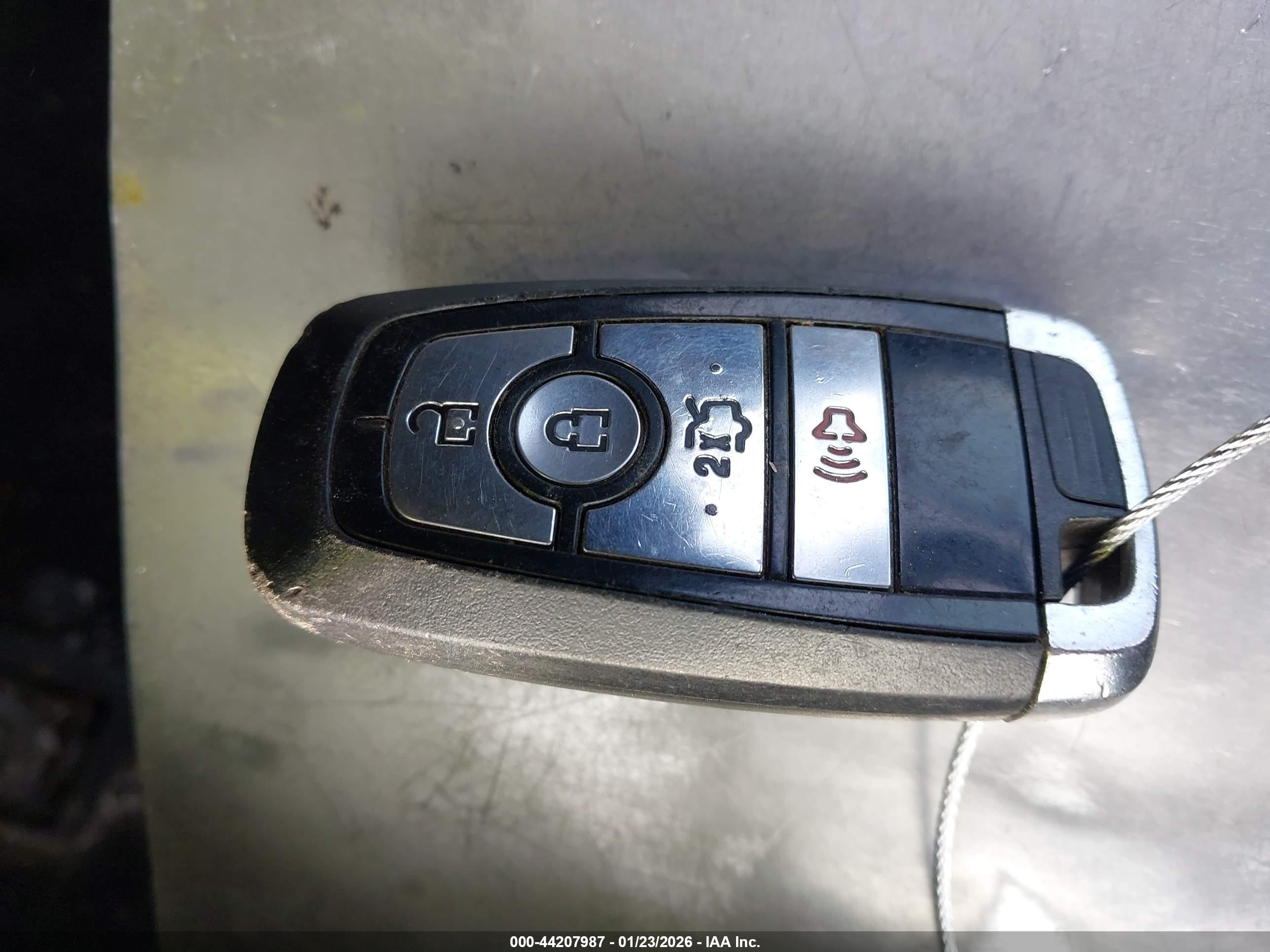 FORD FUSION image 11