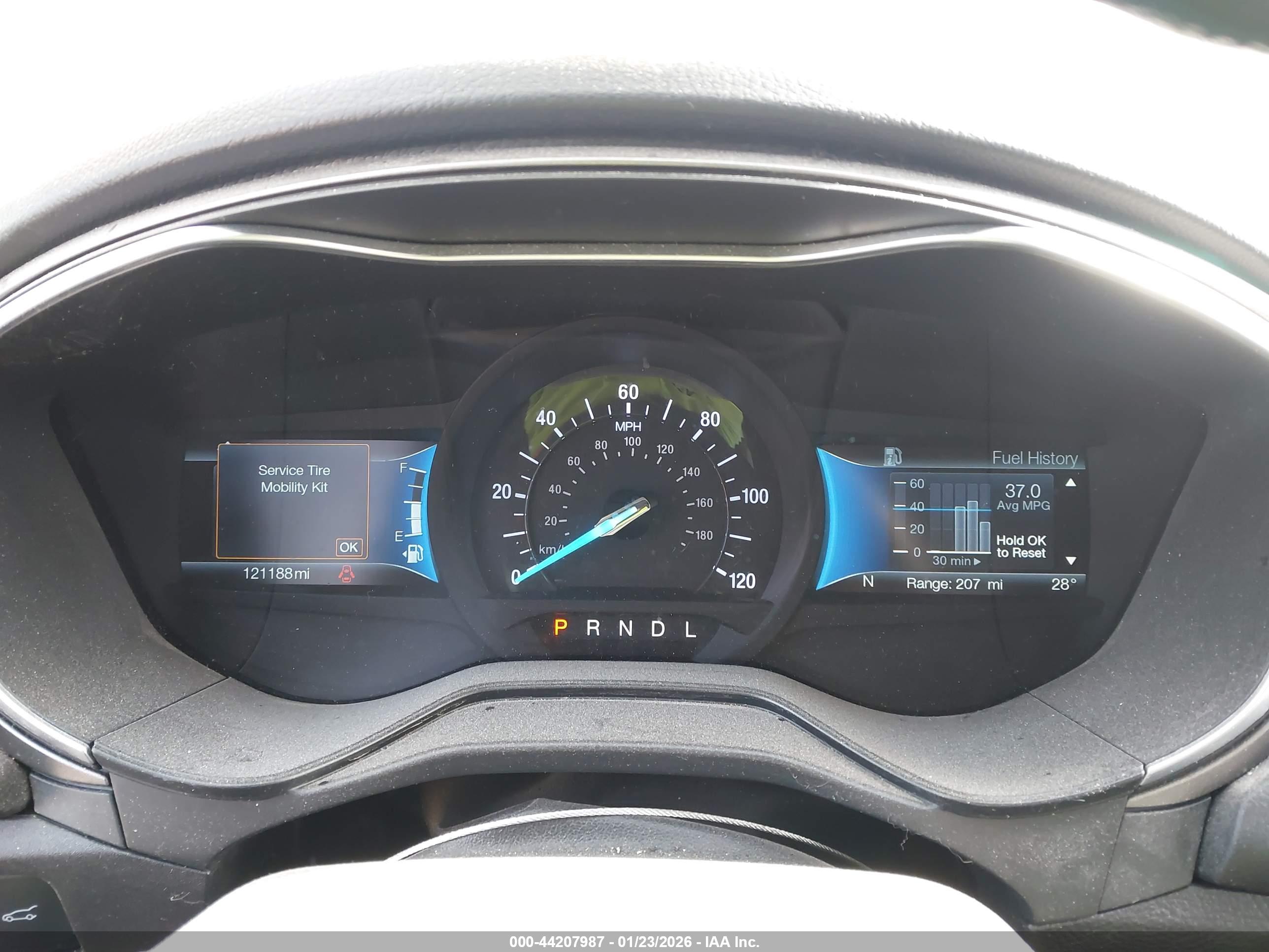 FORD FUSION image 7