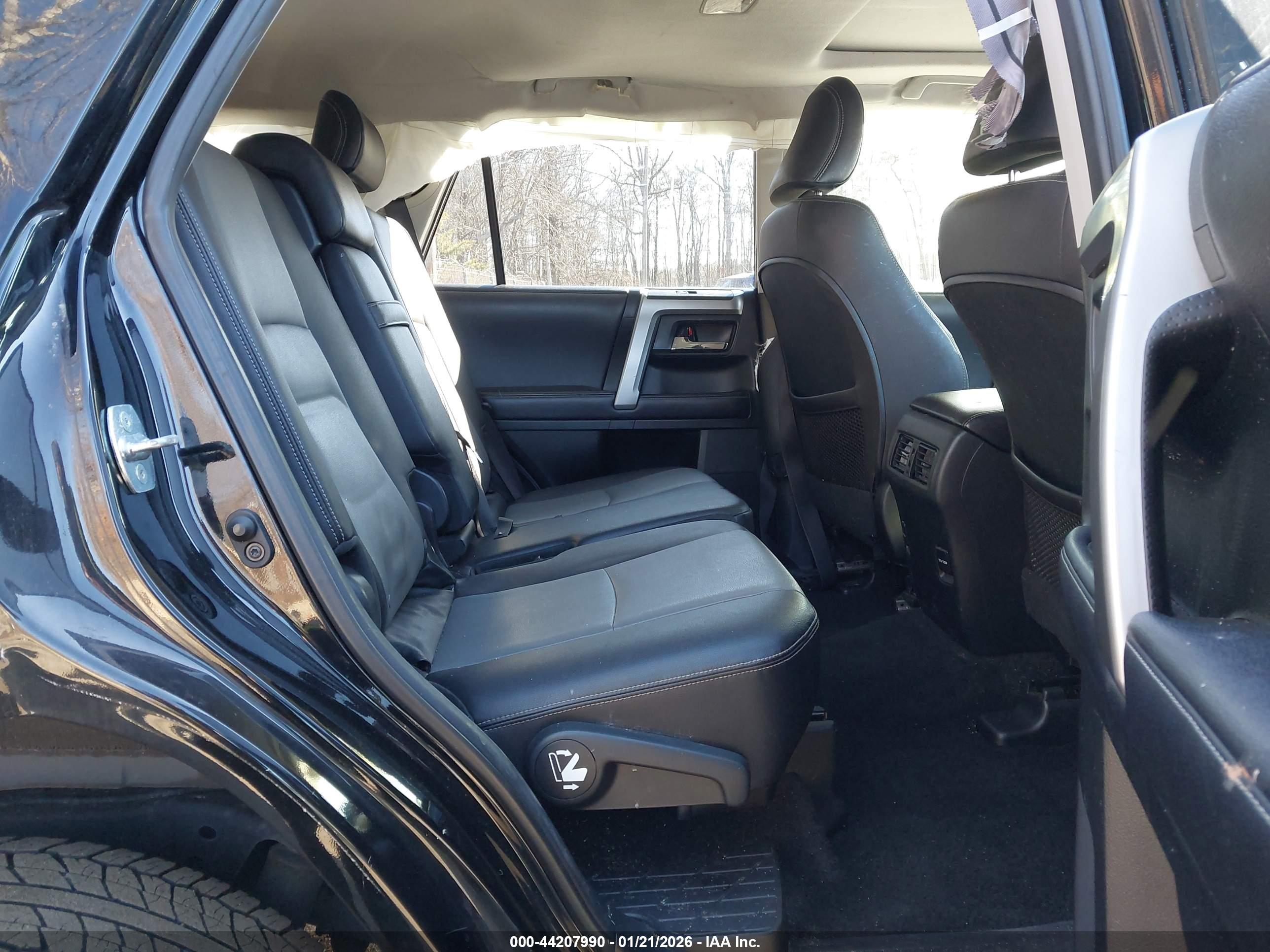 TOYOTA 4RUNNER image 8