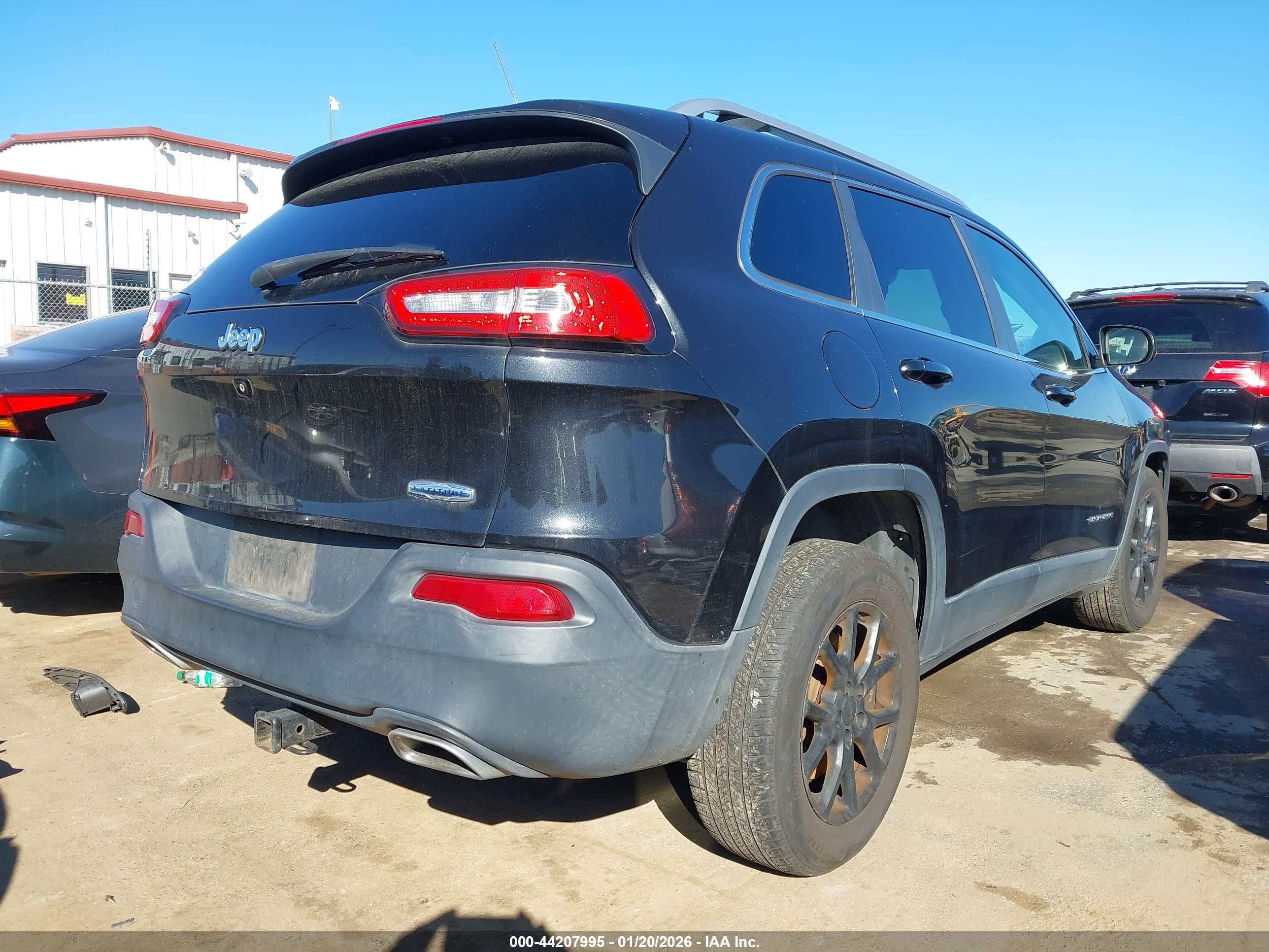 JEEP CHEROKEE image 4