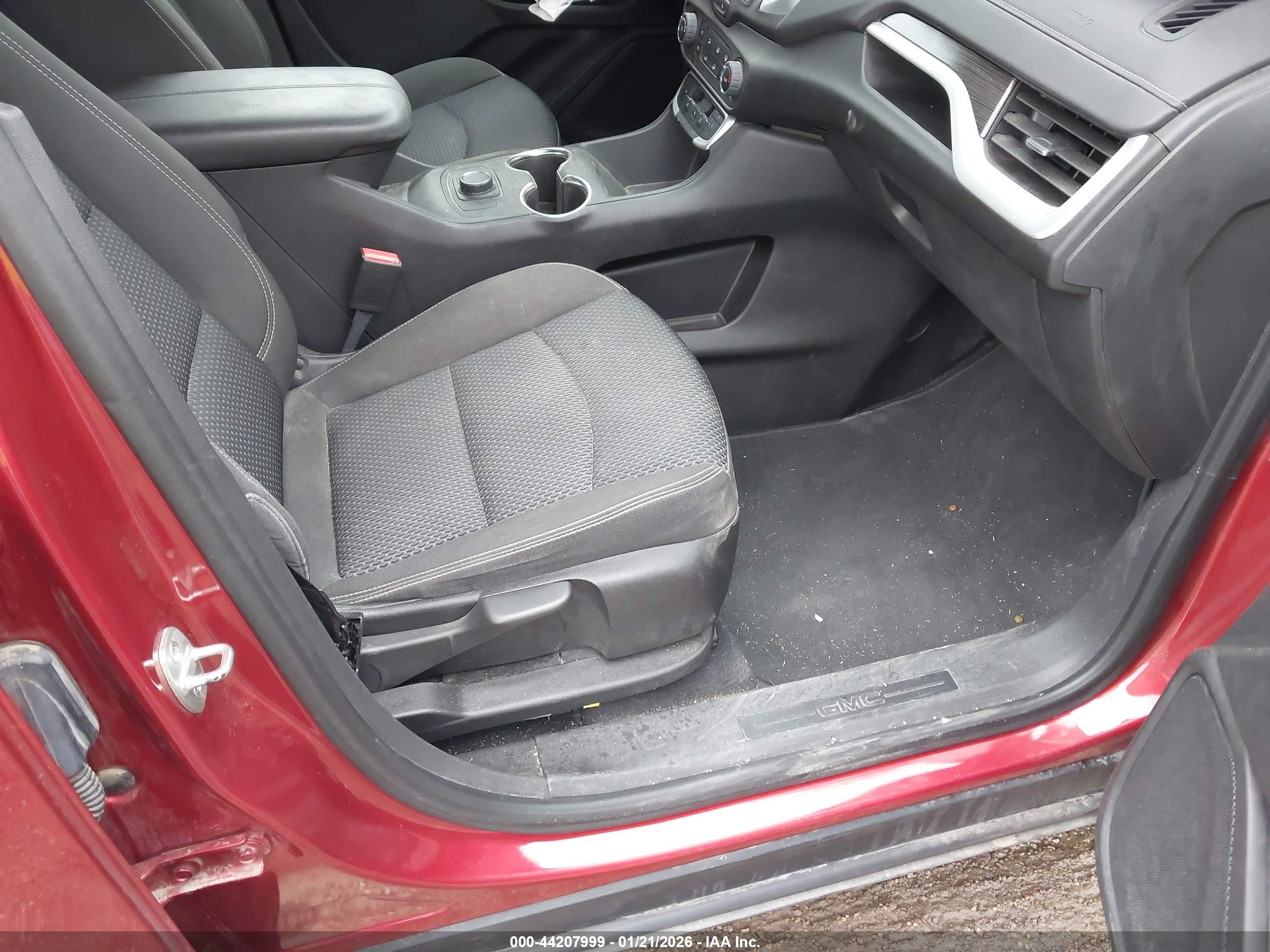 GMC TERRAIN image 5