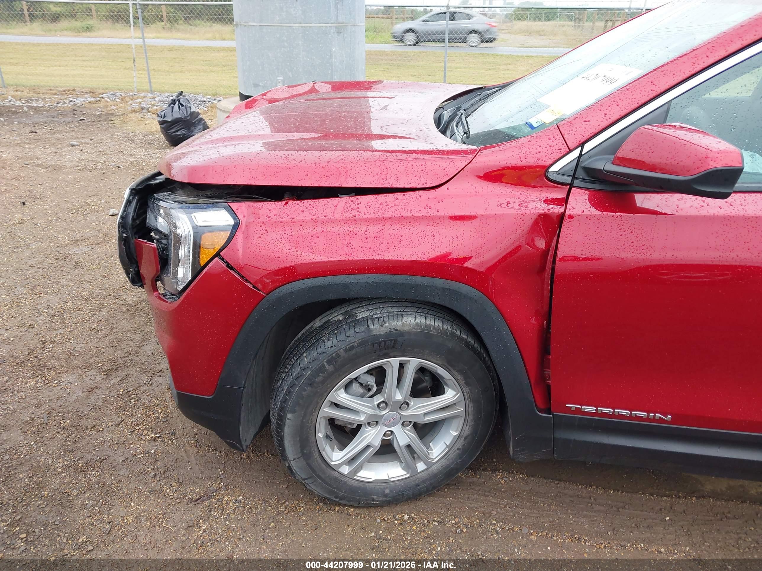 GMC TERRAIN image 6