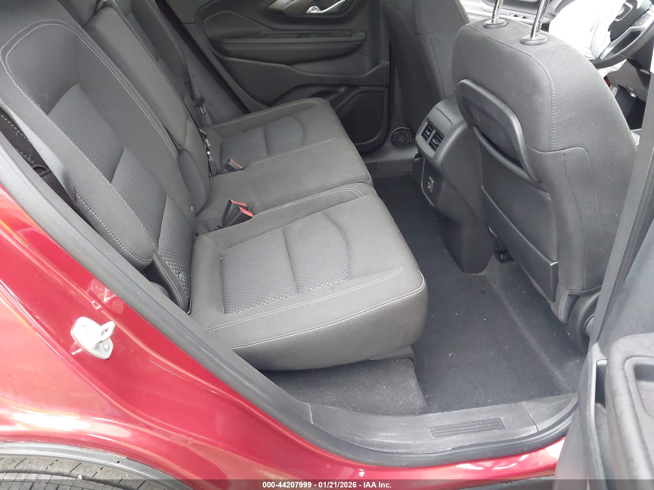 GMC TERRAIN image 8