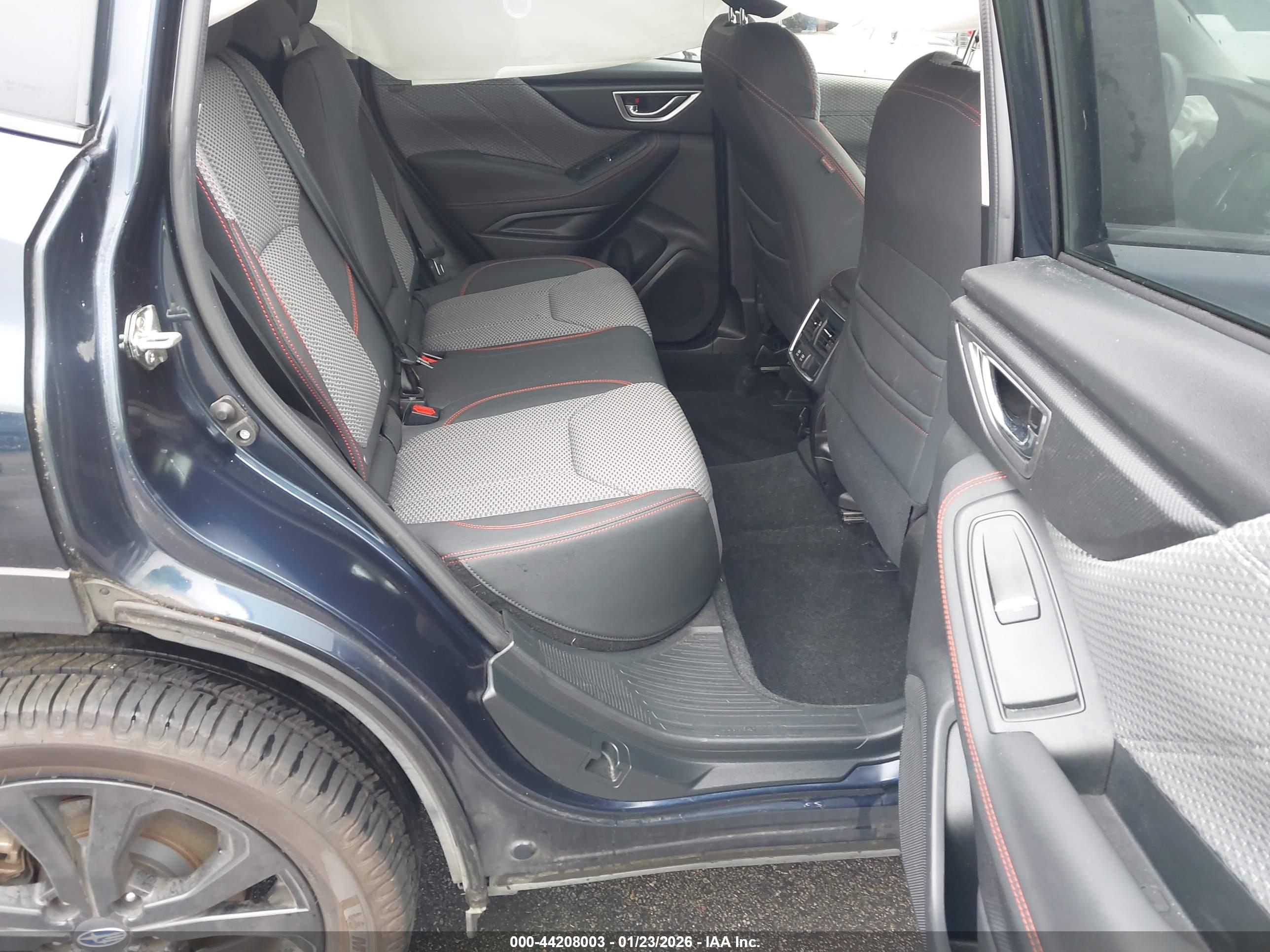 SUBARU FORESTER image 8