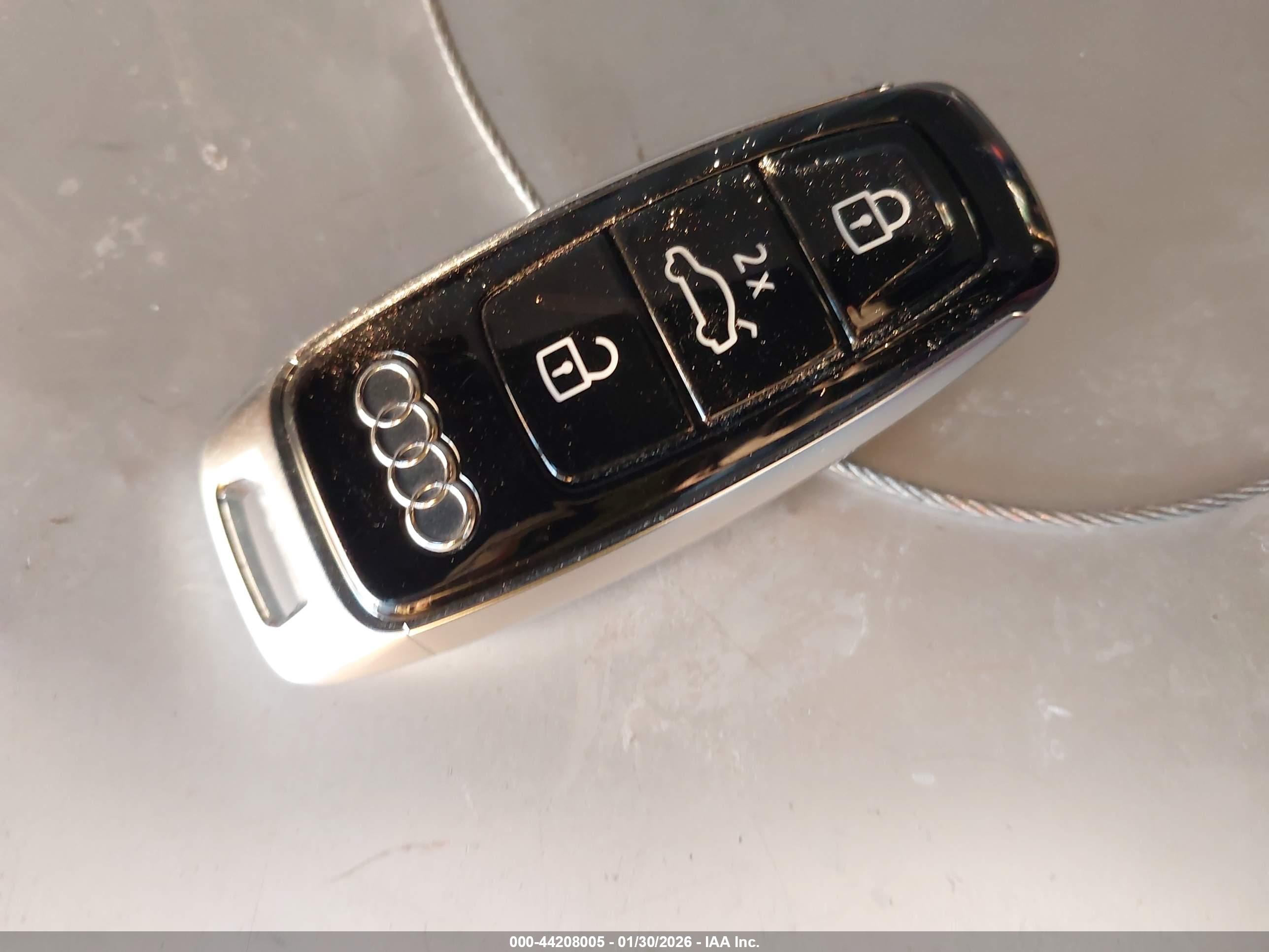 AUDI Q7 image 11