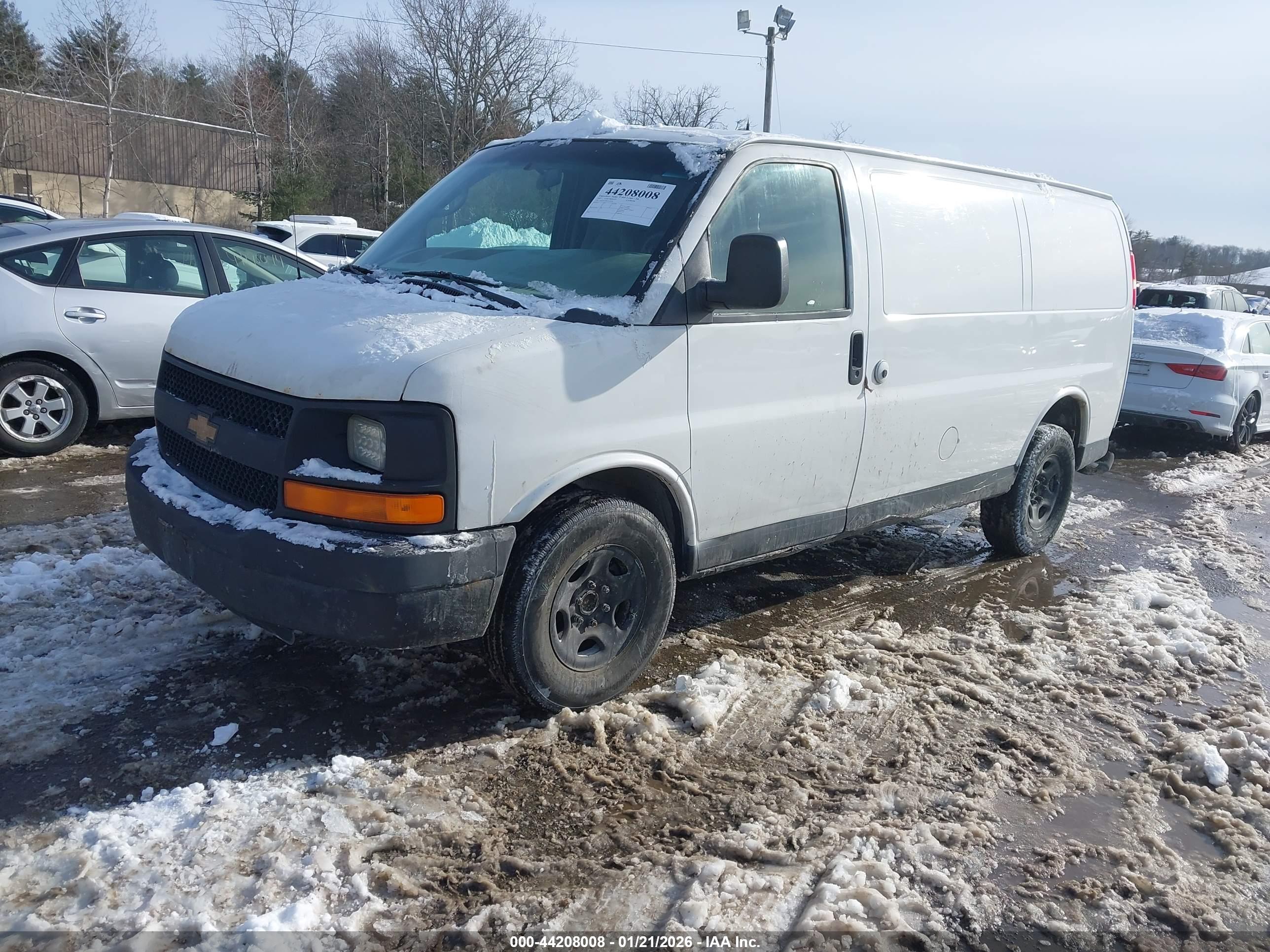CHEVROLET EXPRESS image 2