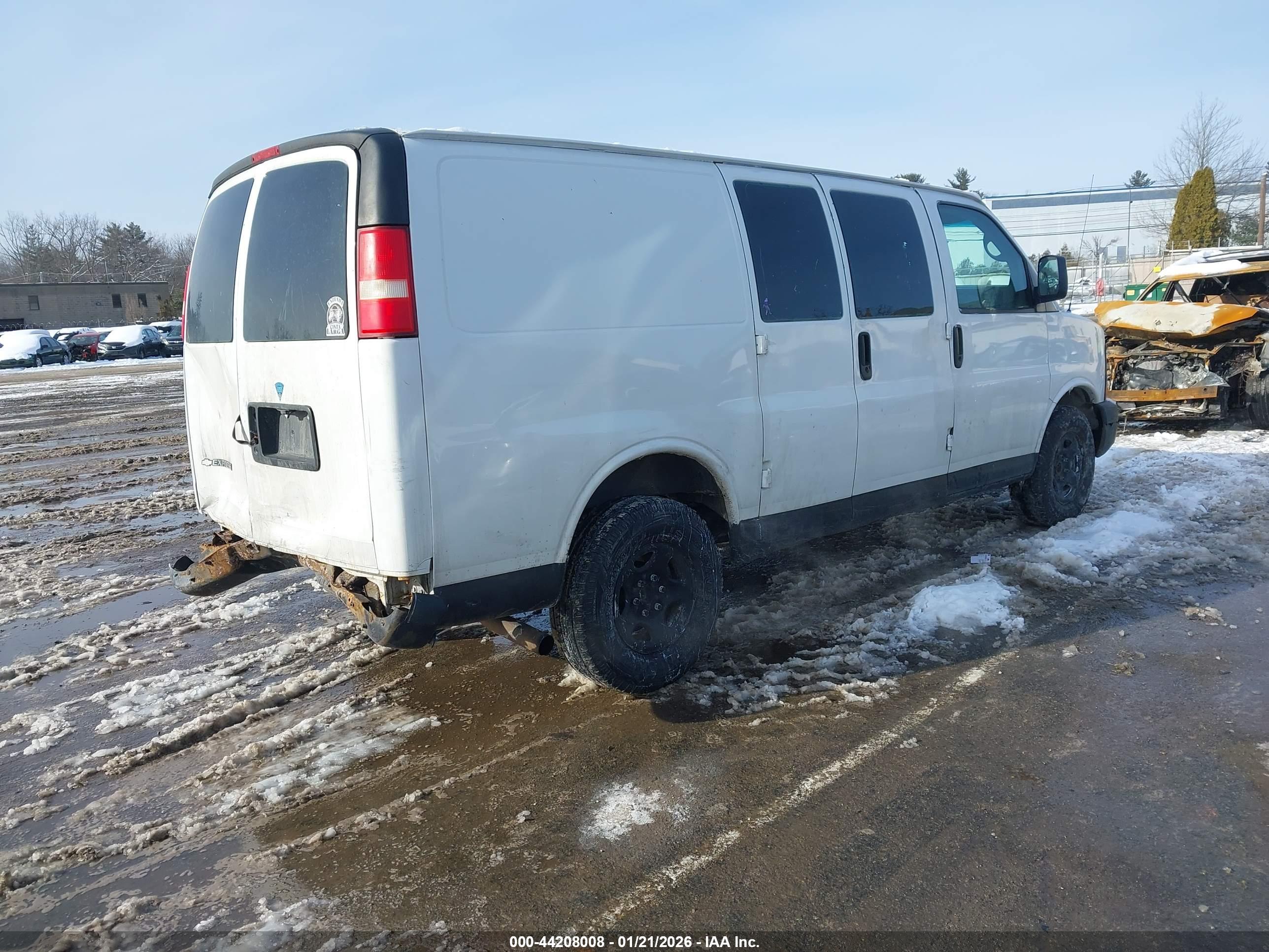 CHEVROLET EXPRESS image 4