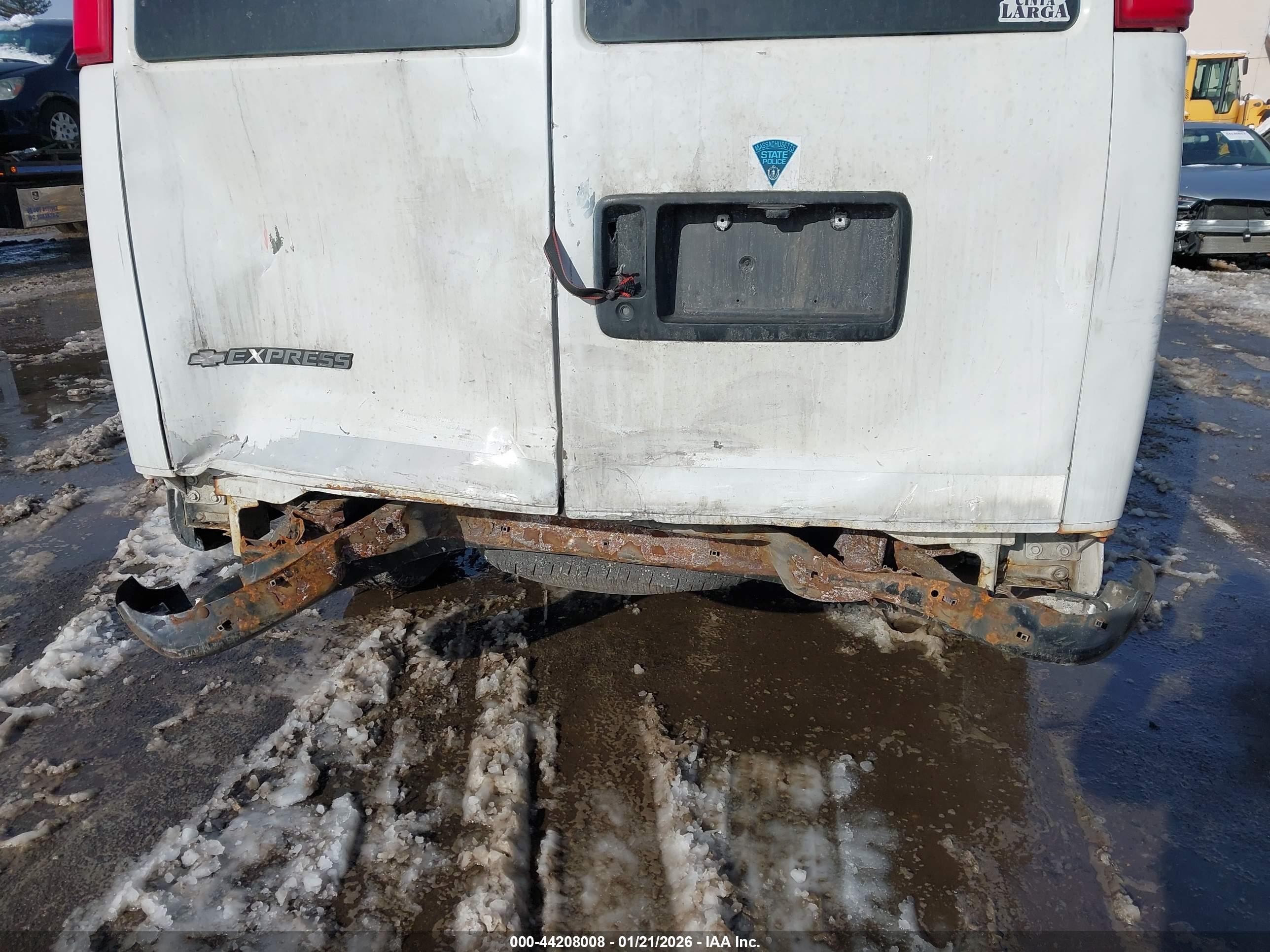 CHEVROLET EXPRESS image 6
