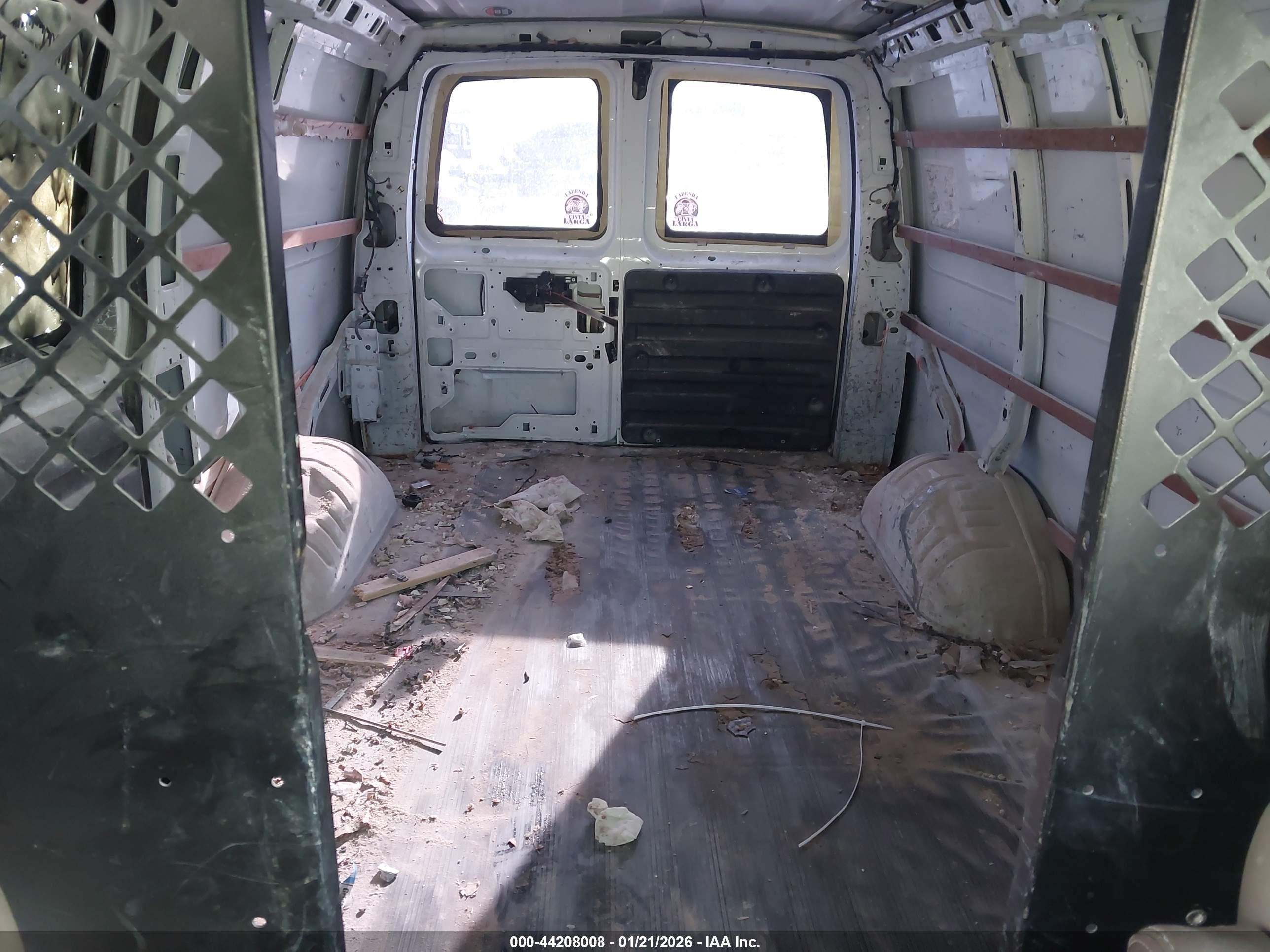 CHEVROLET EXPRESS image 8