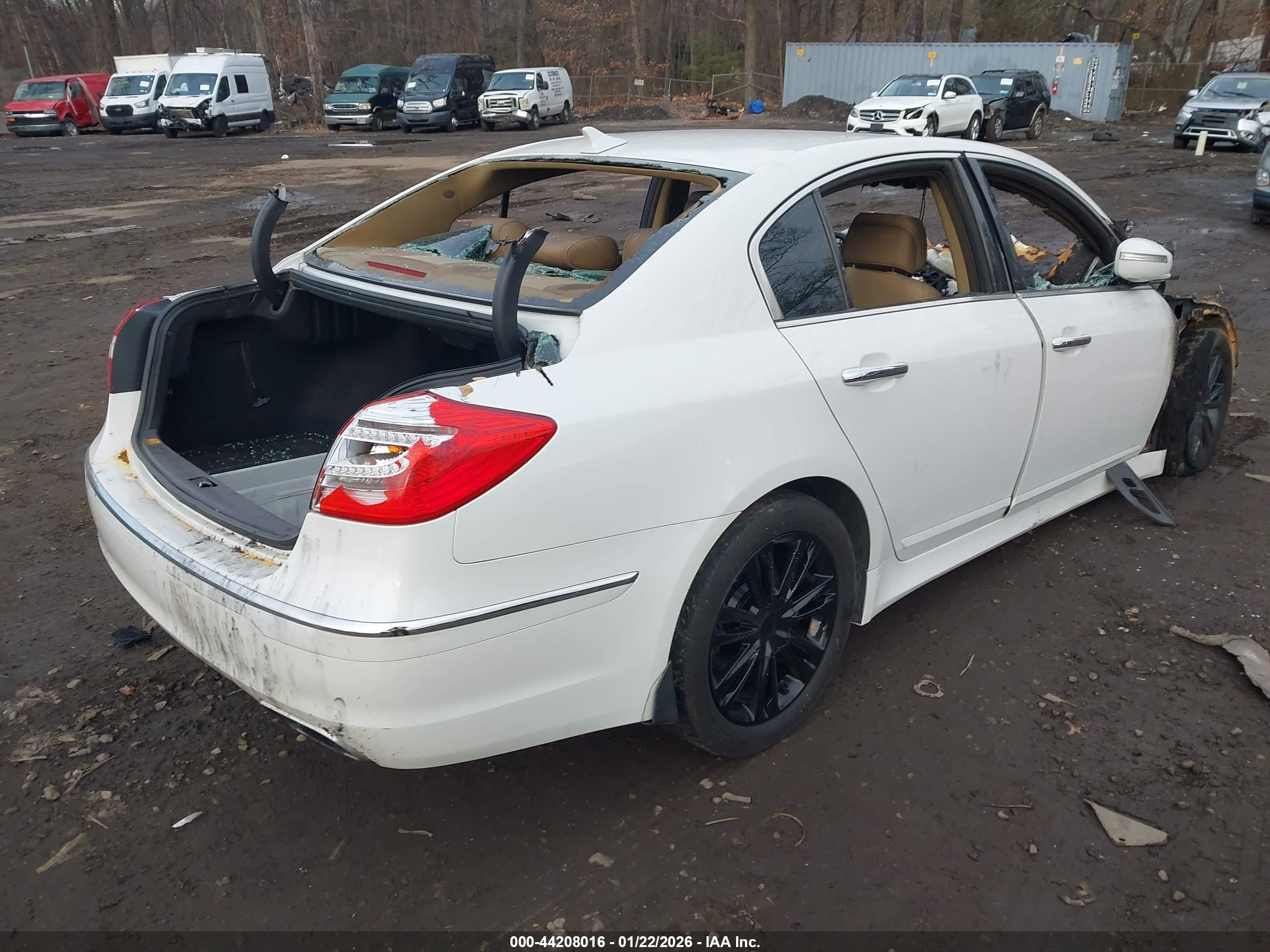 HYUNDAI GENESIS image 4