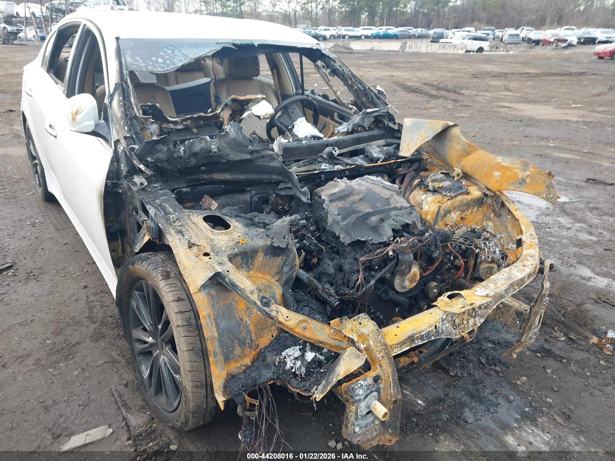 HYUNDAI GENESIS image 6