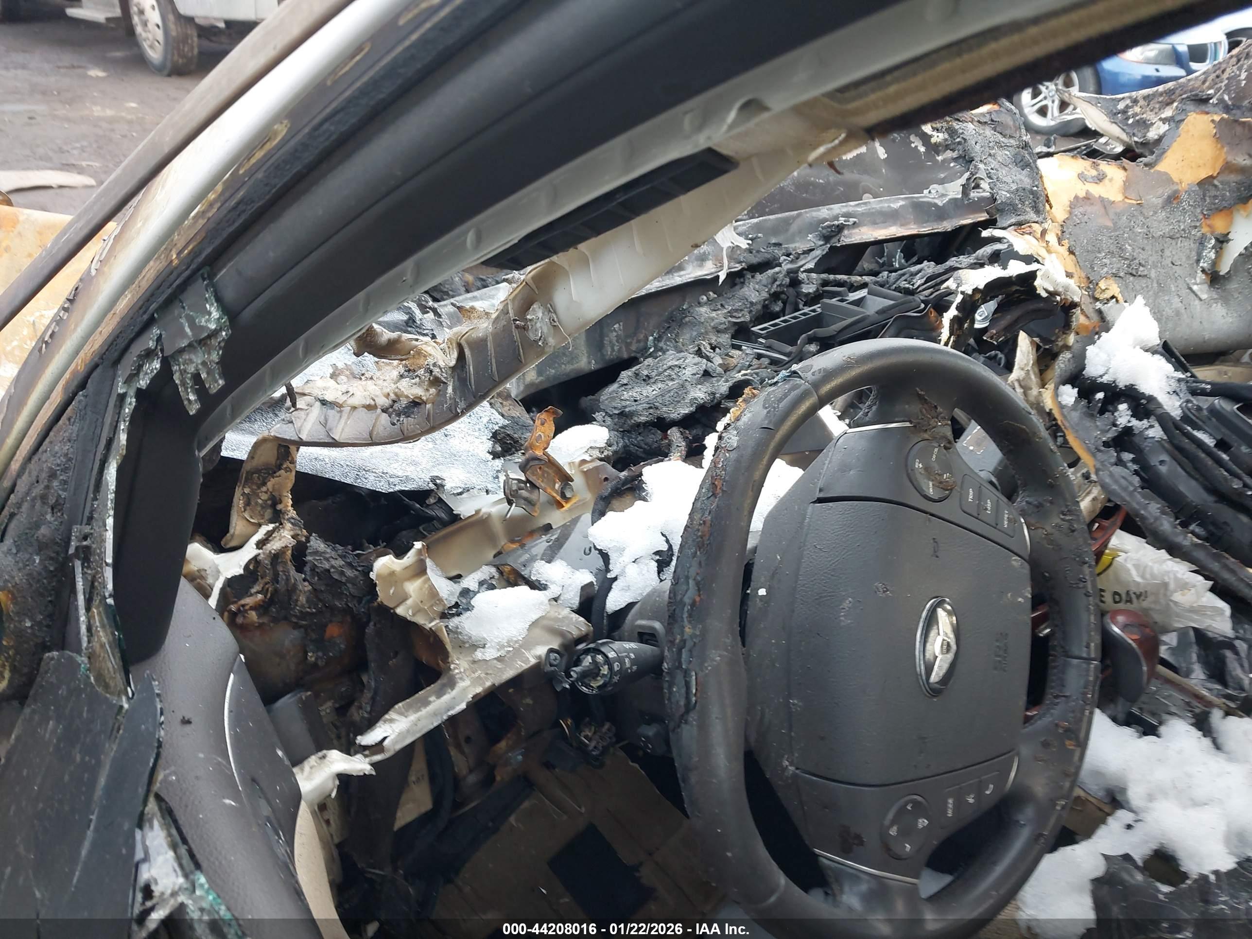 HYUNDAI GENESIS image 7