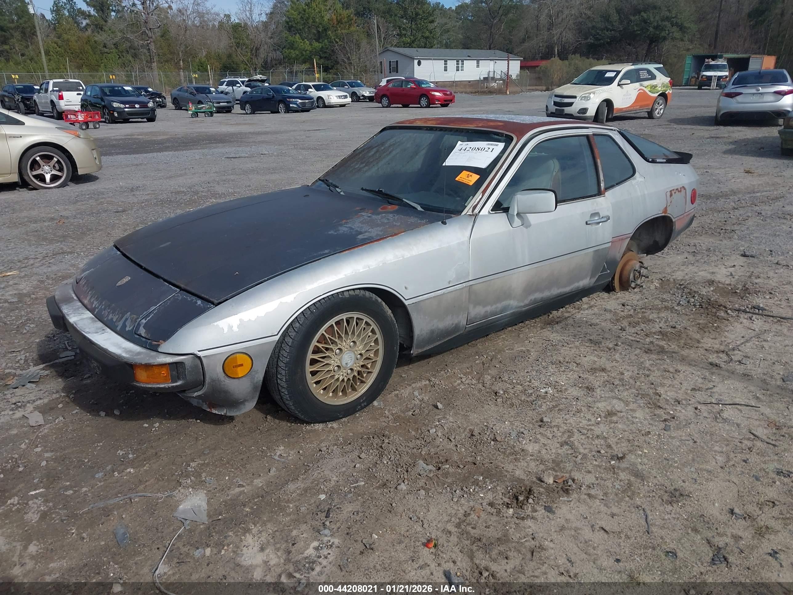PORSCHE 924 image 2