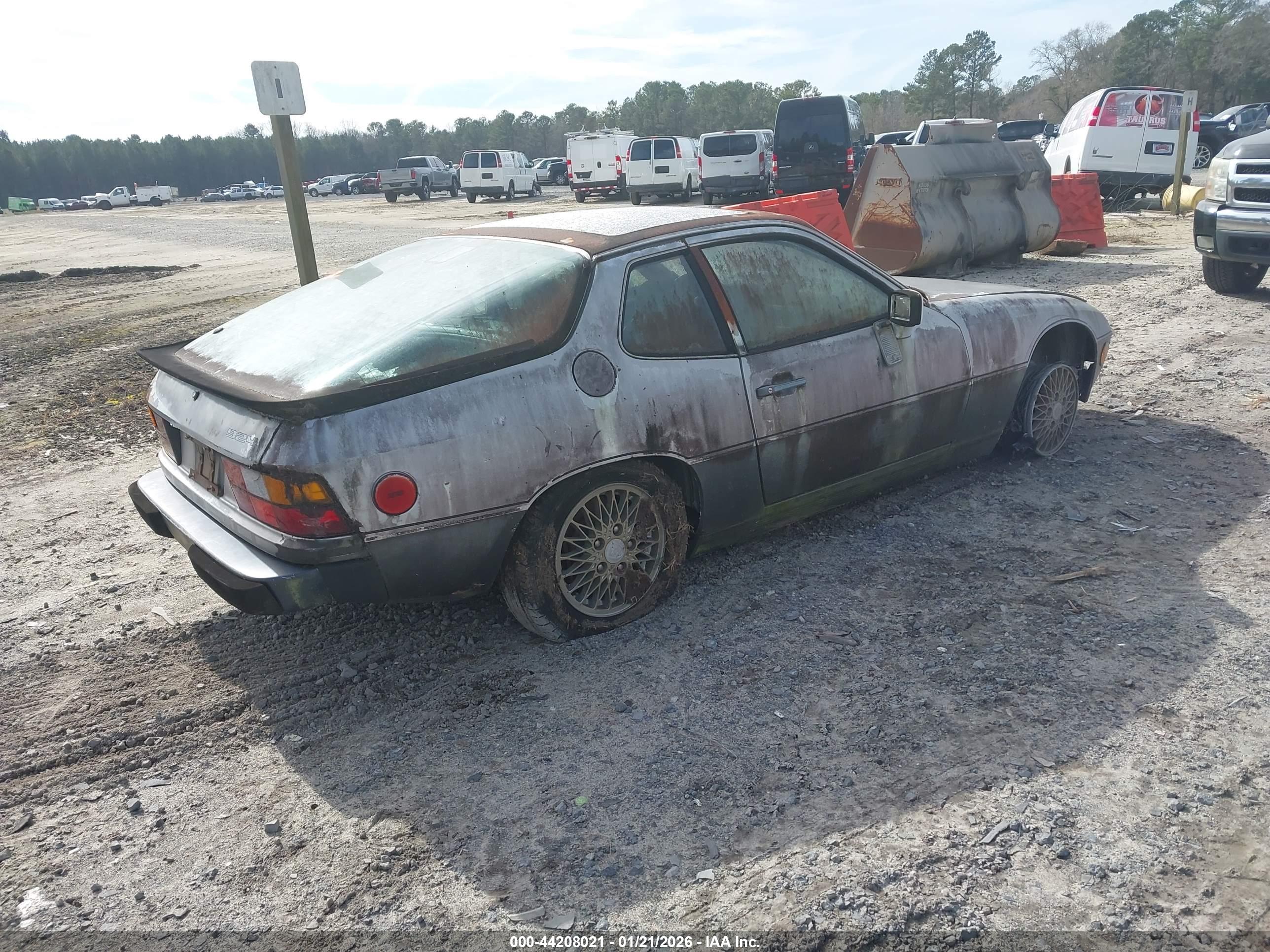 PORSCHE 924 image 4