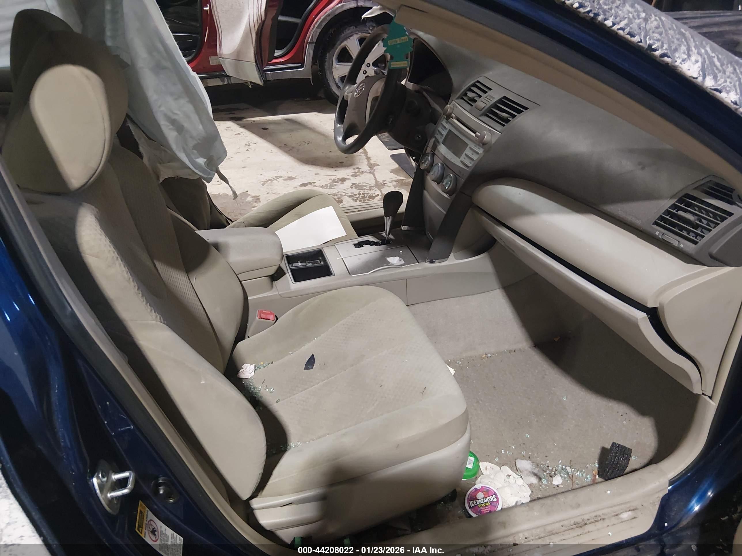 TOYOTA CAMRY image 5